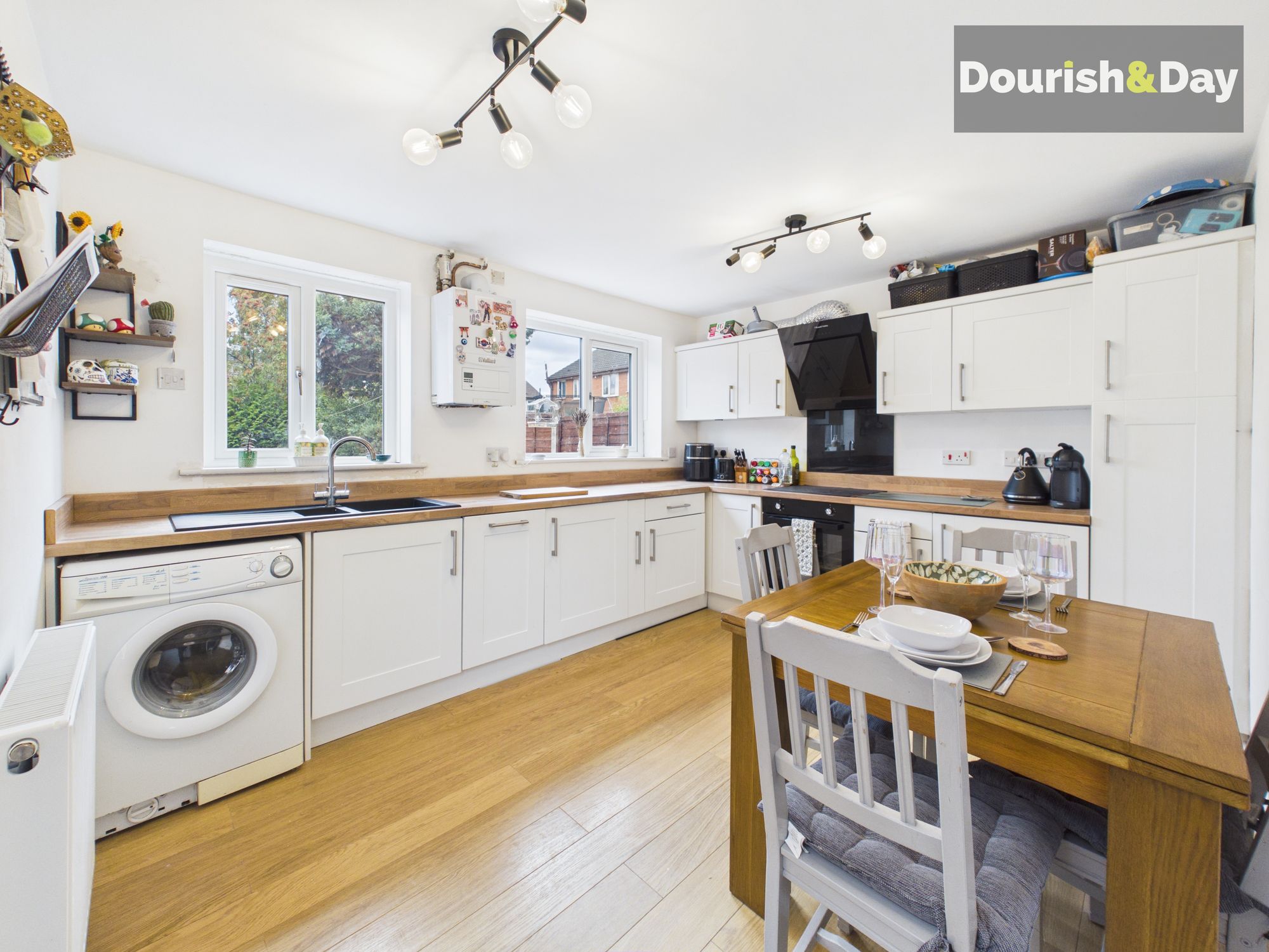 2 bed semi-detached house for sale in Bretton Gardens, Wolverhampton, WV10 - Property Image 6