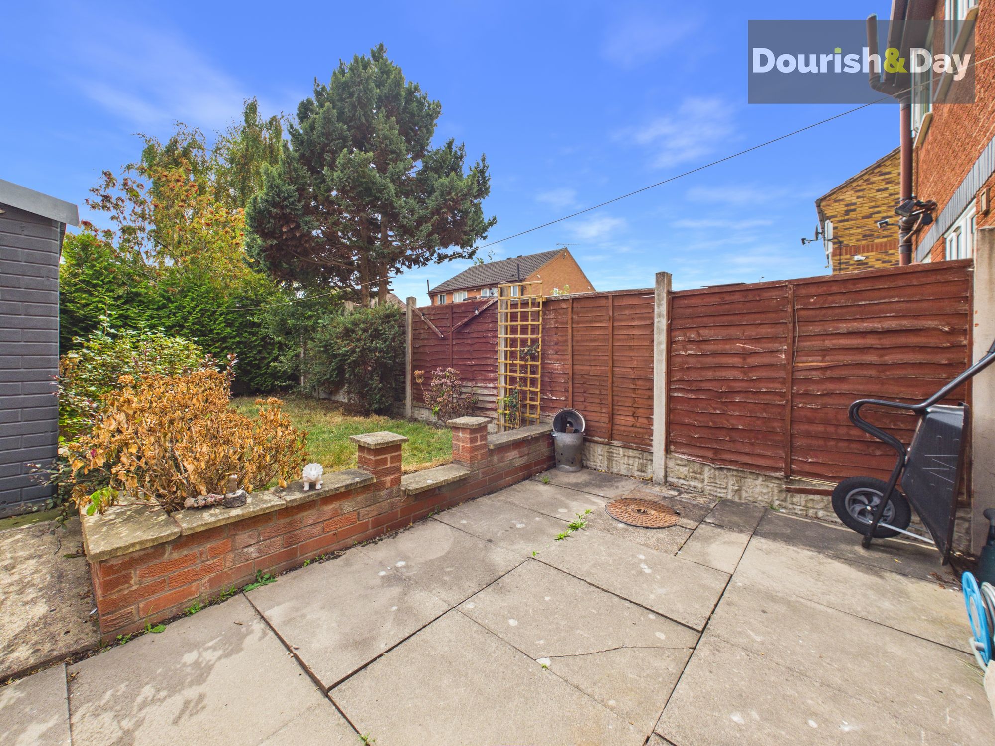 2 bed semi-detached house for sale in Bretton Gardens, Wolverhampton, WV10 - Property Image 3