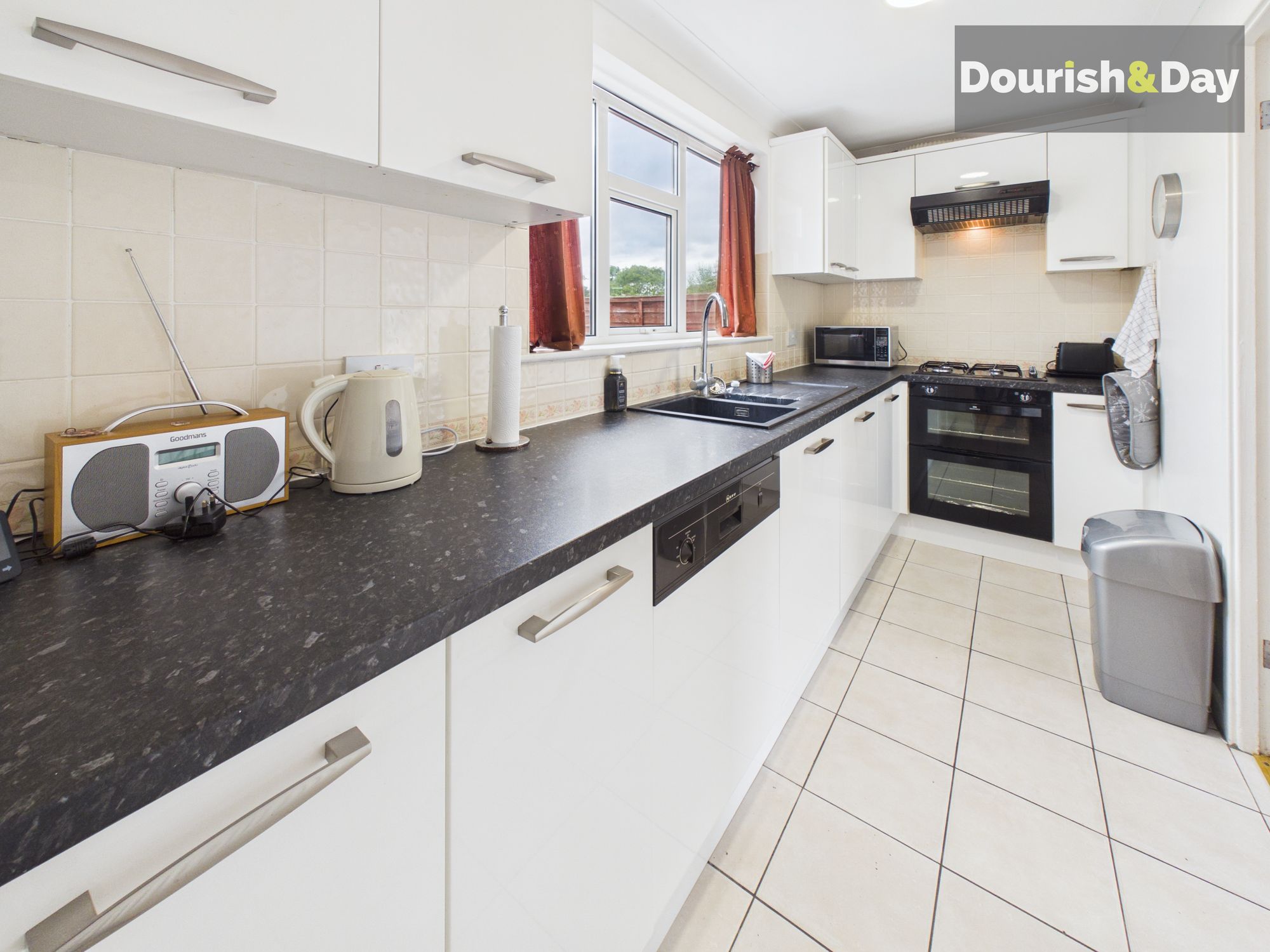 3 bed semi-detached house for sale in Deepdales, Stafford, ST17 - Property Image 3