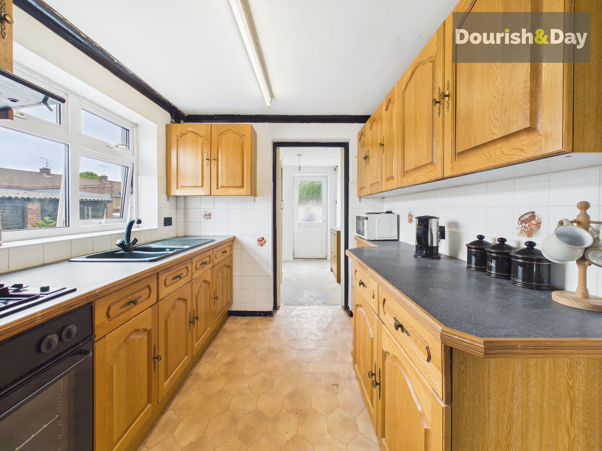 3 bed semi-detached house for sale in Southfields Close, Stafford, ST17 - Property Image 2