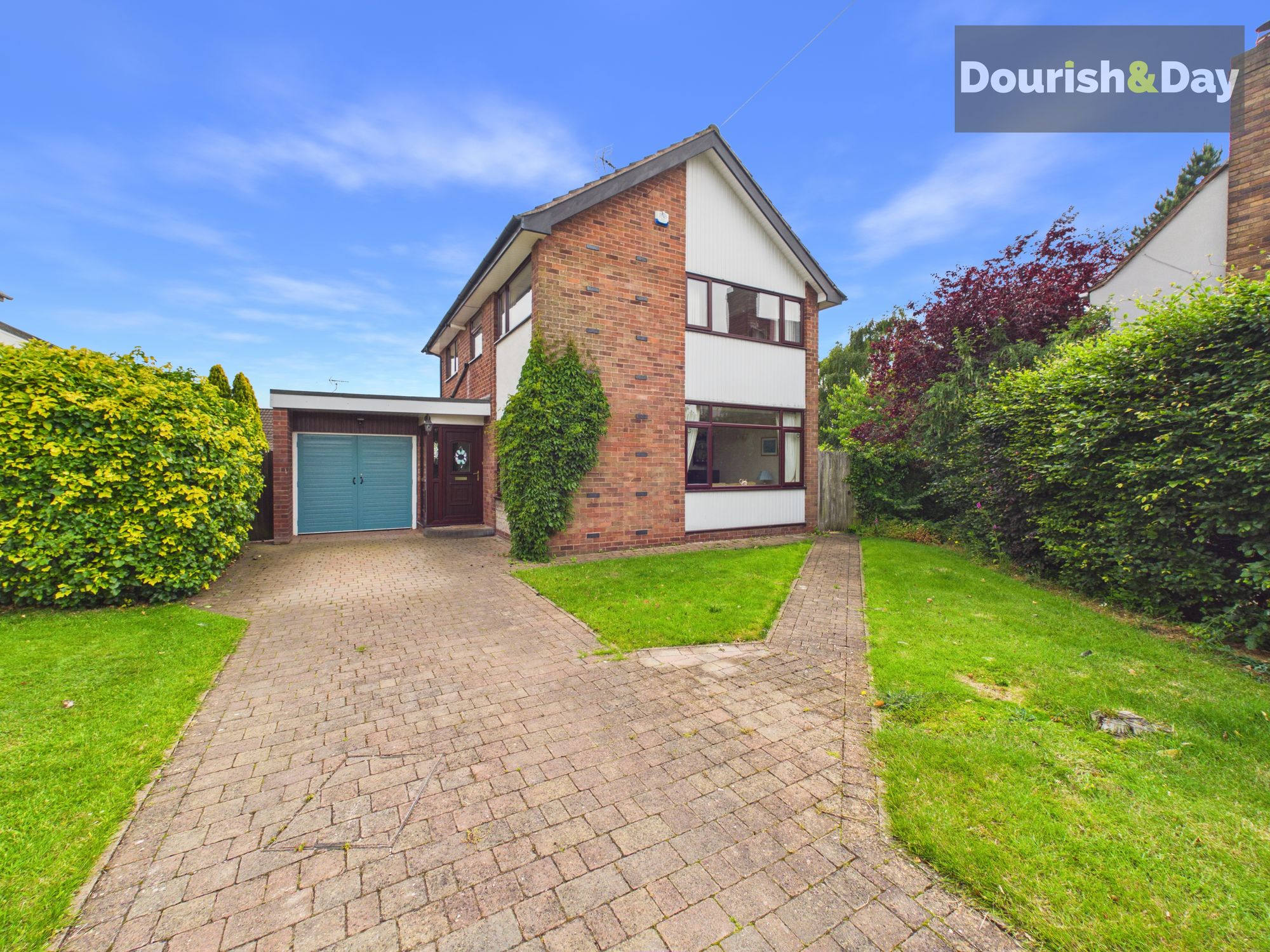 4 bed detached house for sale in Belvedere Close, Stafford, ST17
