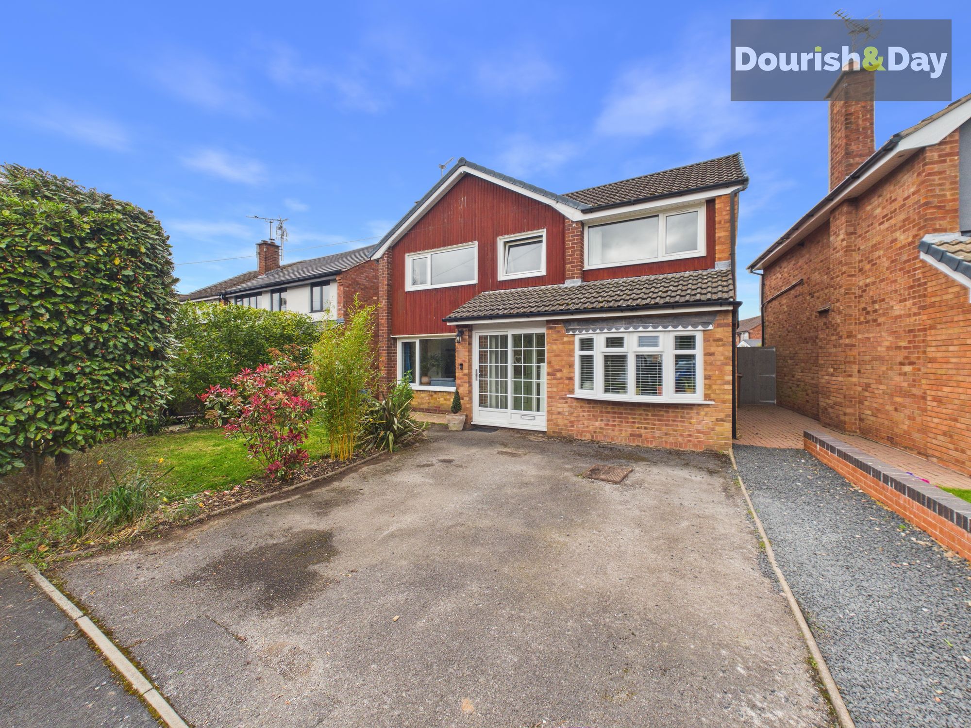 5 bed detached house for sale in Braunton Avenue, Stafford, ST17