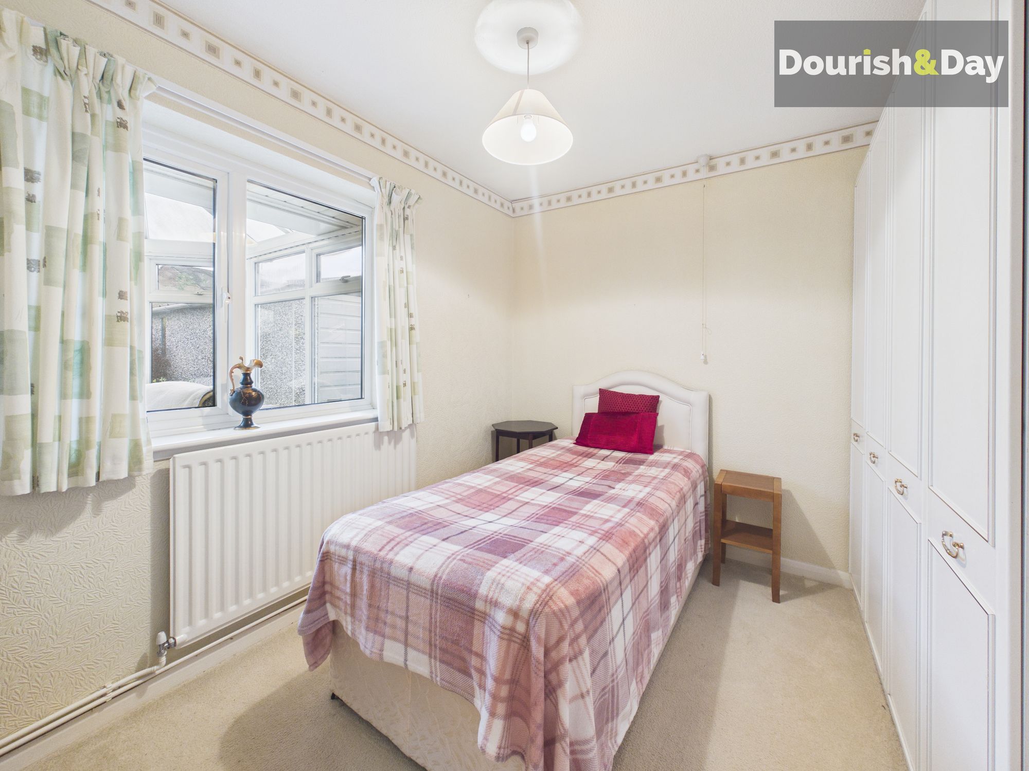 2 bed semi-detached bungalow for sale in Radstock Close, Stafford, ST17 - Property Image 9