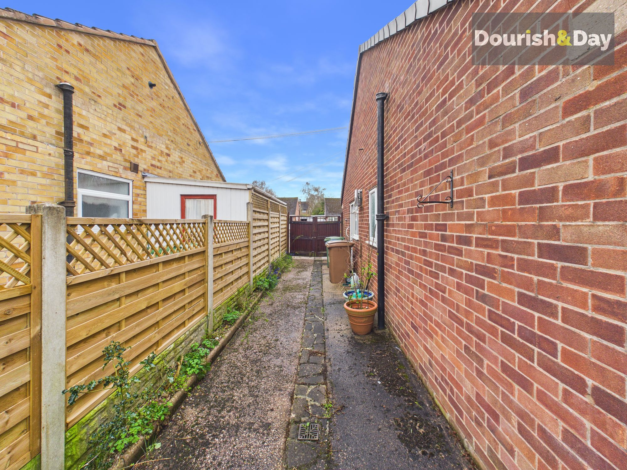 2 bed semi-detached bungalow for sale in Radstock Close, Stafford, ST17 - Property Image 14