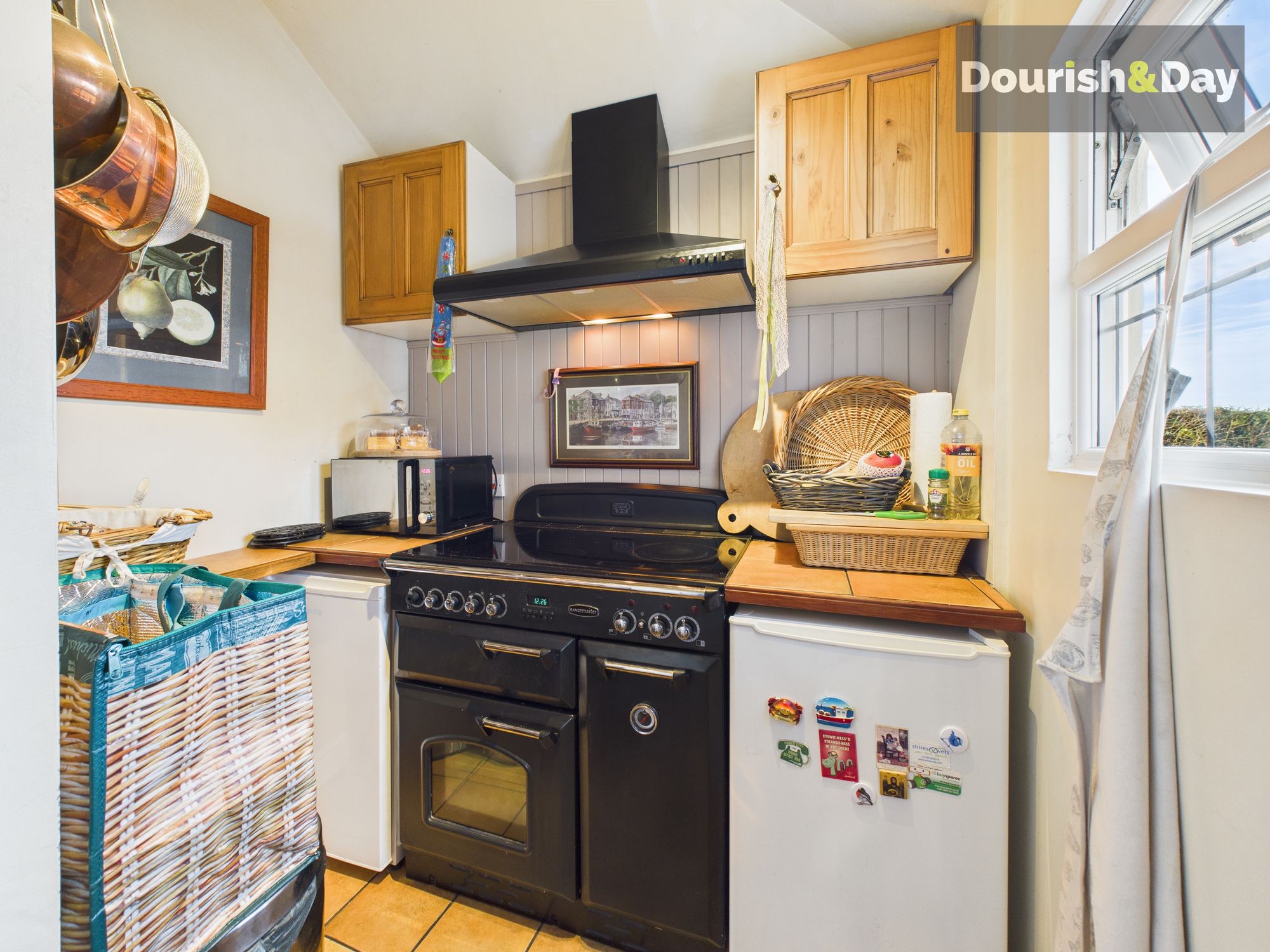 5 bed detached house for sale in Quarry Heath, Penkridge, ST19 - Property Image 8