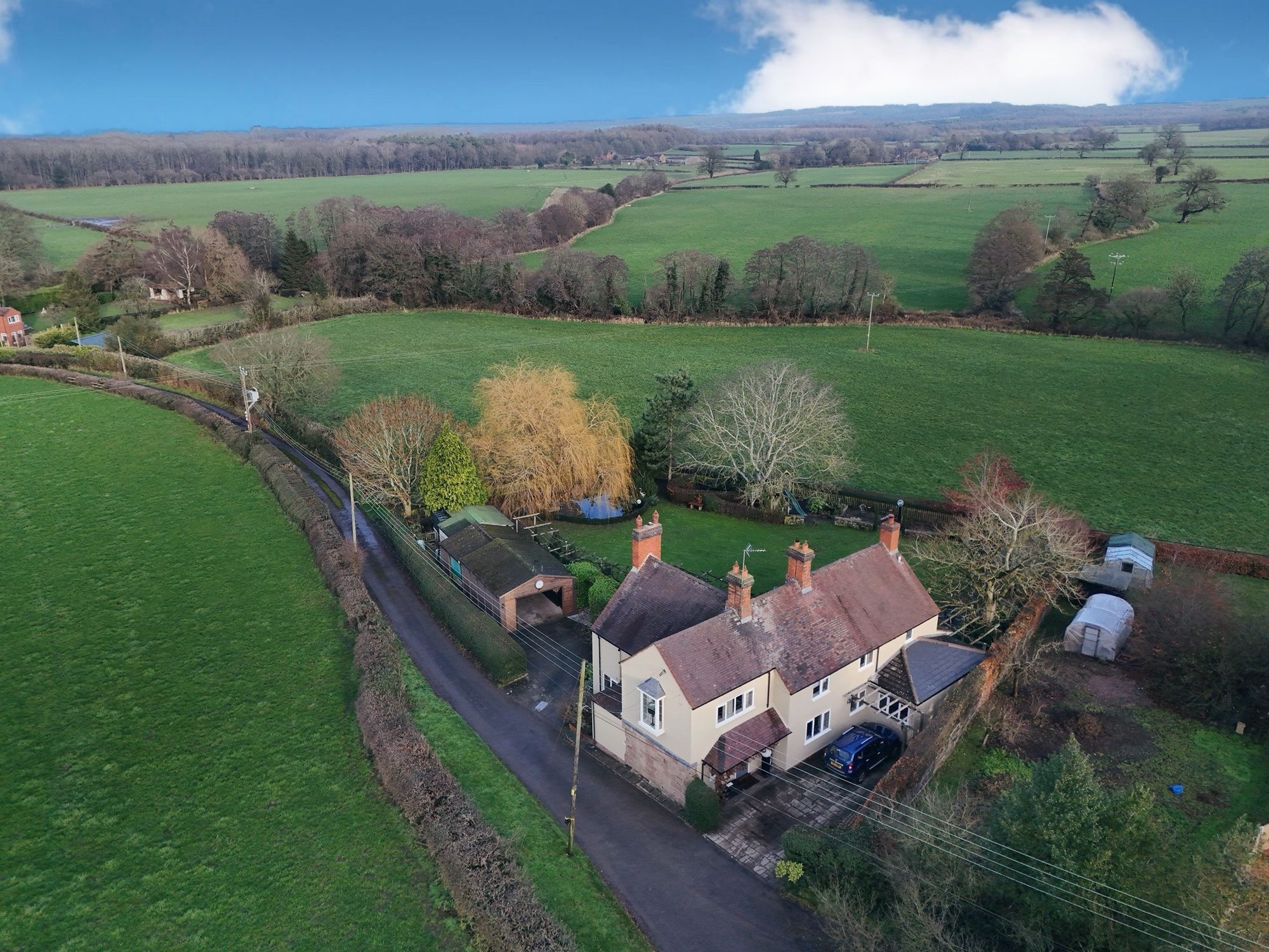 5 bed detached house for sale in Quarry Heath, Penkridge, ST19 - Property Image 1