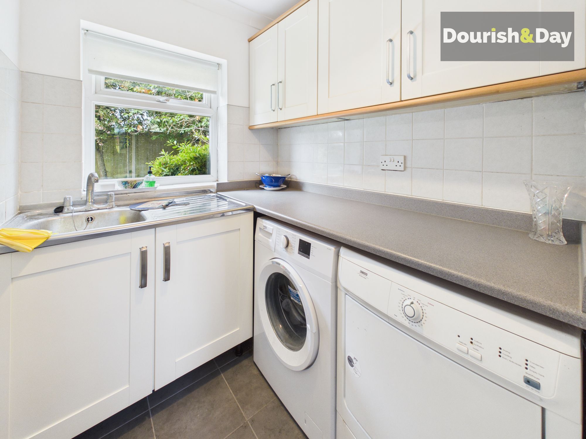 3 bed detached house for sale in Harcourt Way, Stafford, ST16  - Property Image 5