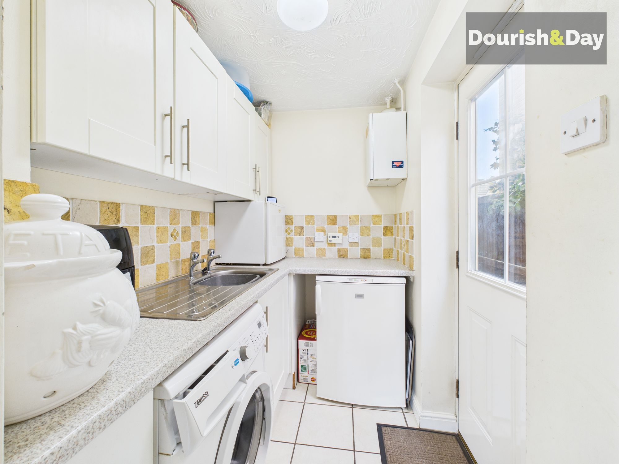 4 bed detached house for sale in Canalside Close, Penkridge, ST19 - Property Image 8