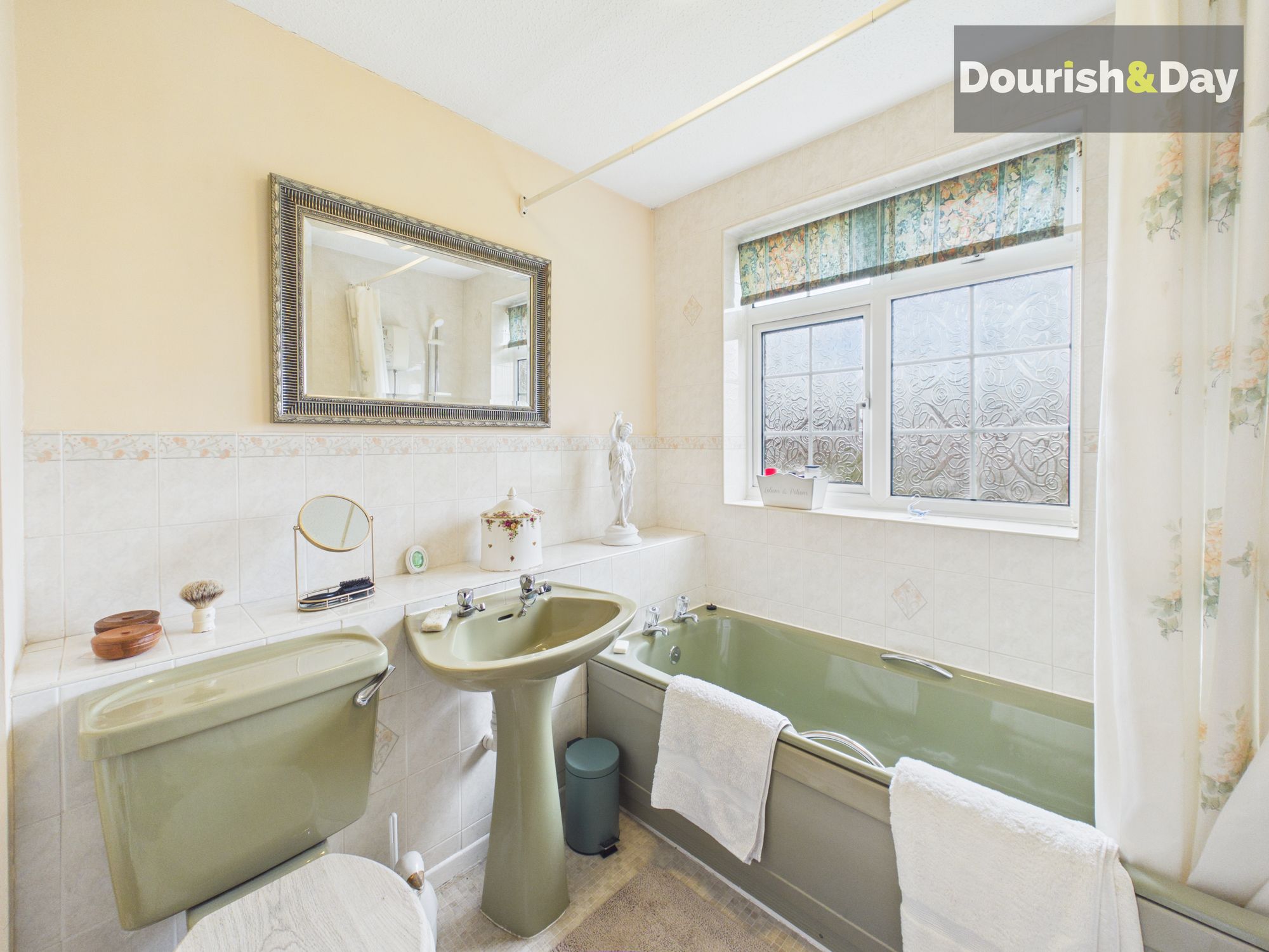 4 bed detached house for sale in Creswell Farm Drive, Stafford, ST16  - Property Image 12