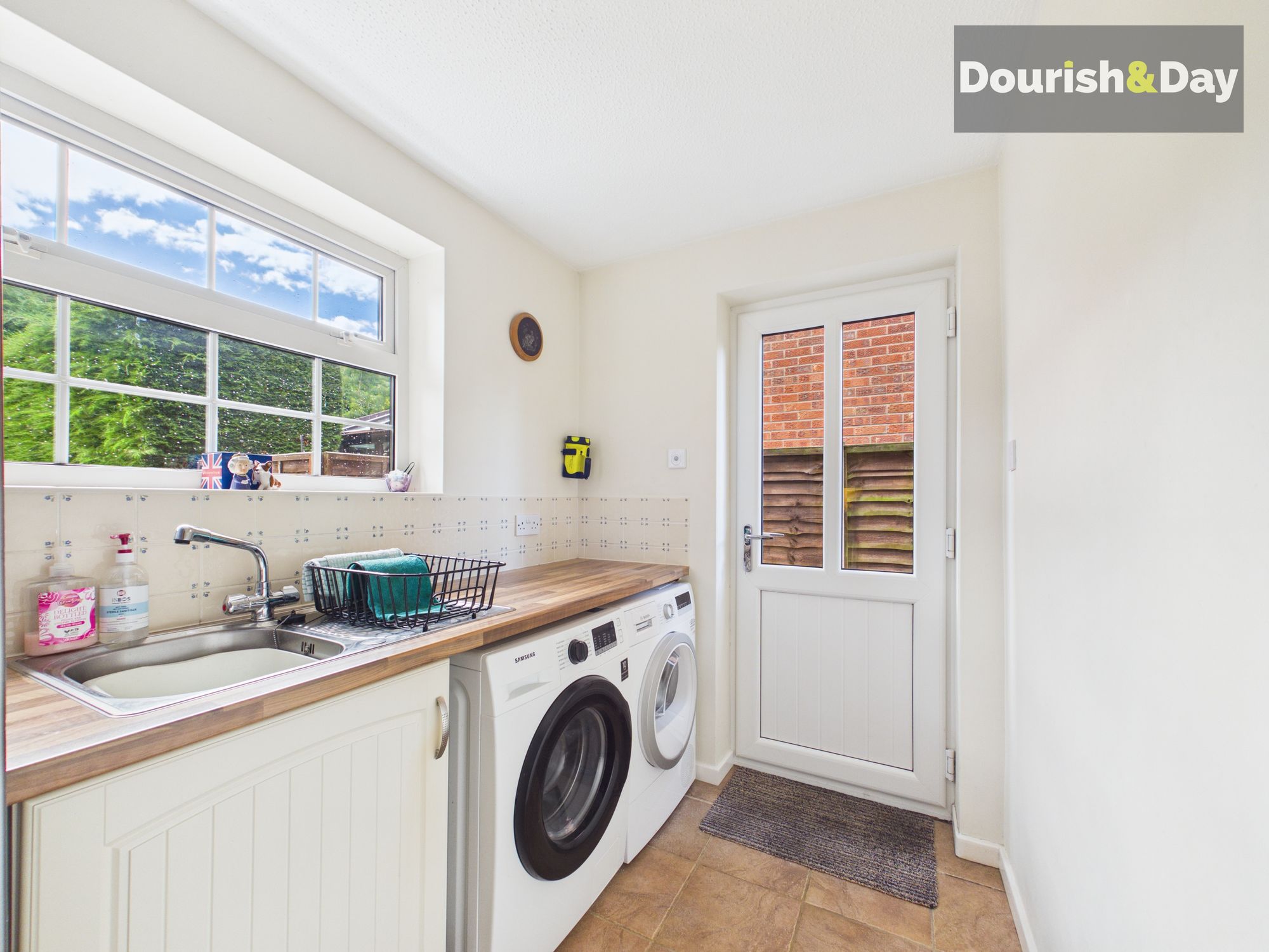 4 bed detached house for sale in Brookside, Ranton, Staffordshire, ST18 - Property Image 16
