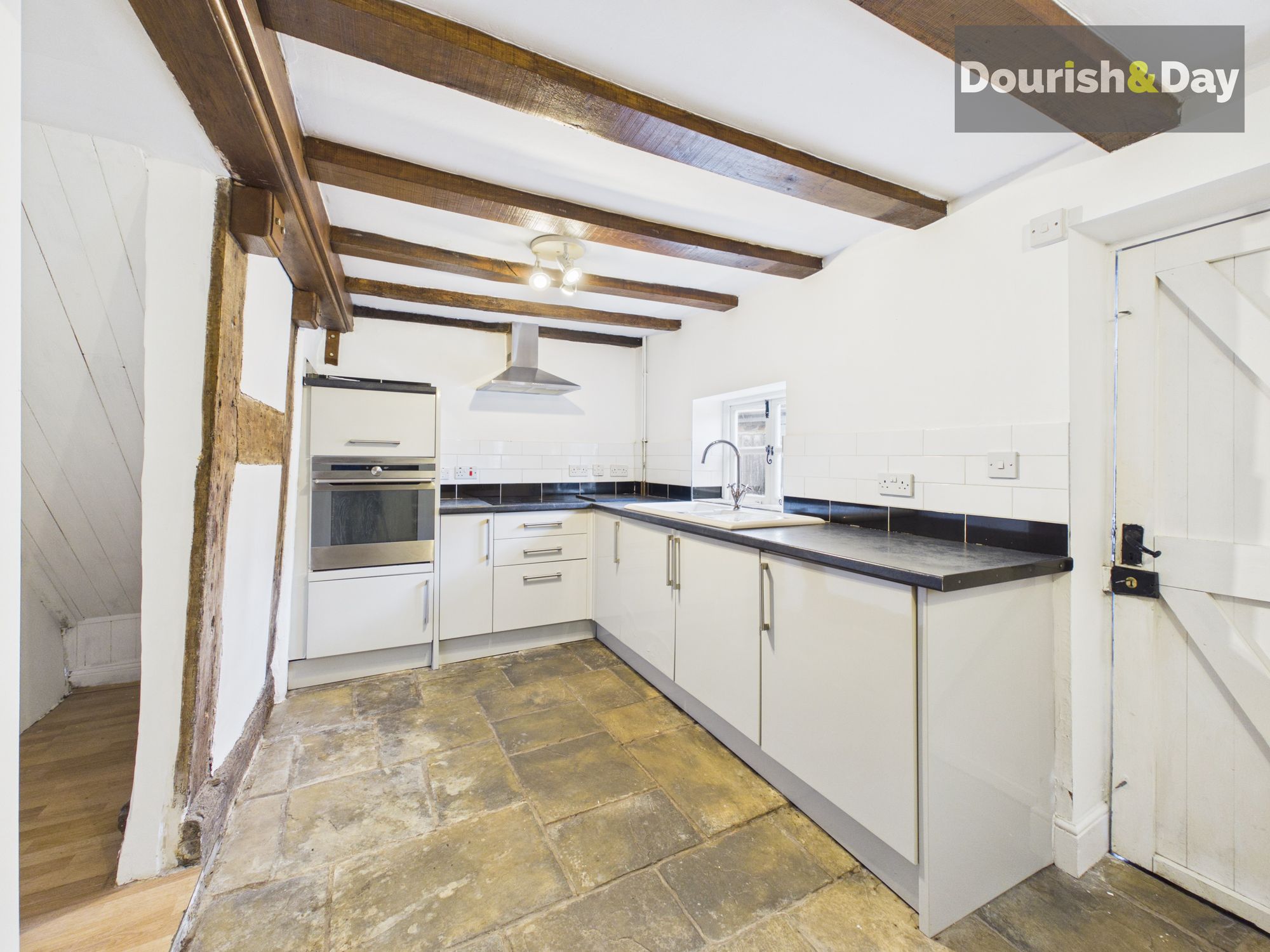 3 bed terraced house for sale in St. Marys Street, Market Drayton, TF9 - Property Image 3