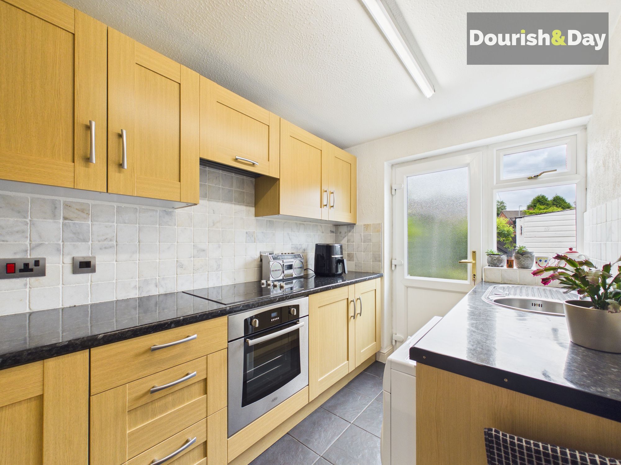3 bed terraced house for sale in Oldfields Crescent, Great Haywood, ST18 - Property Image 3