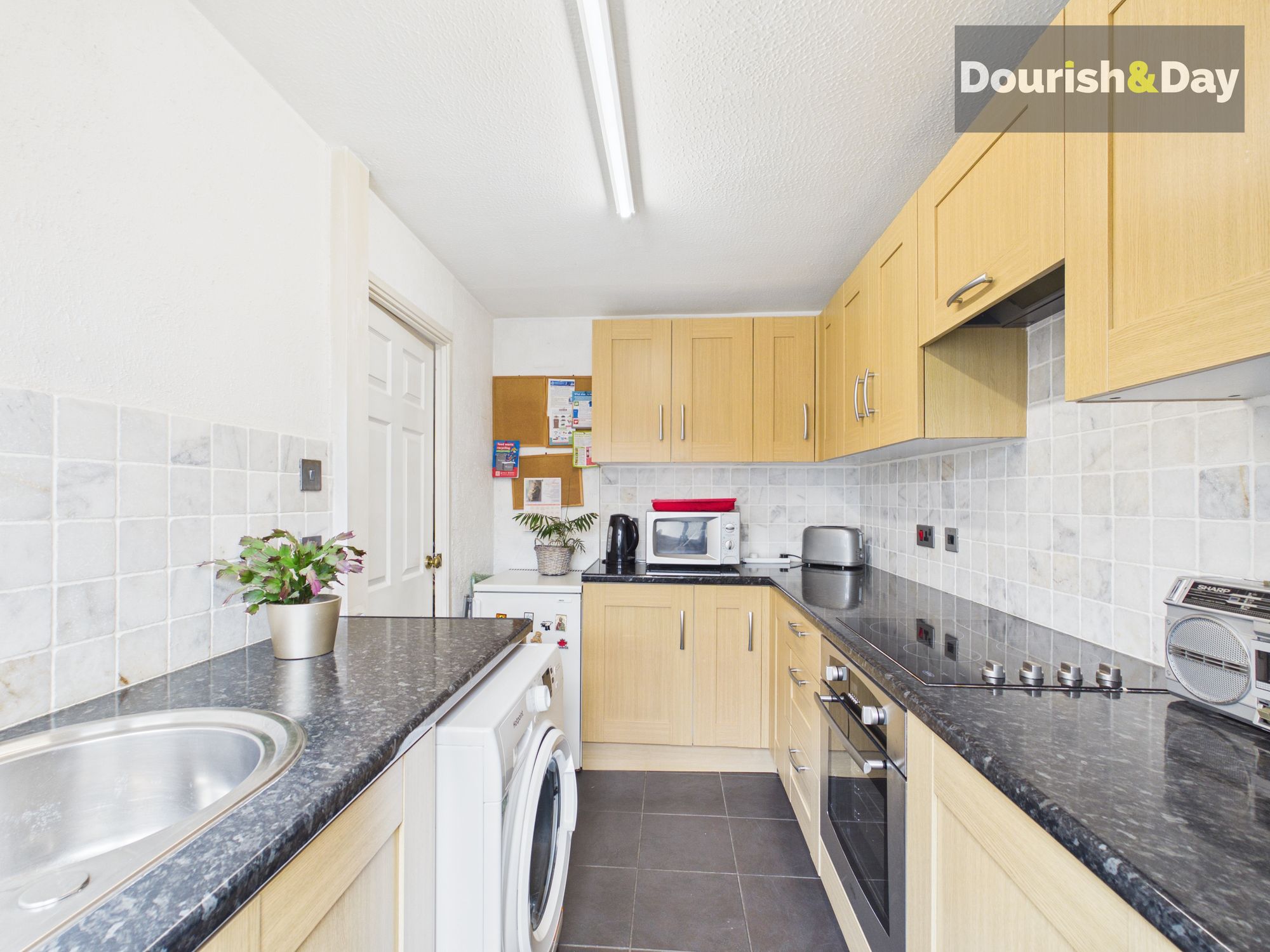 3 bed terraced house for sale in Oldfields Crescent, Great Haywood, ST18 - Property Image 5