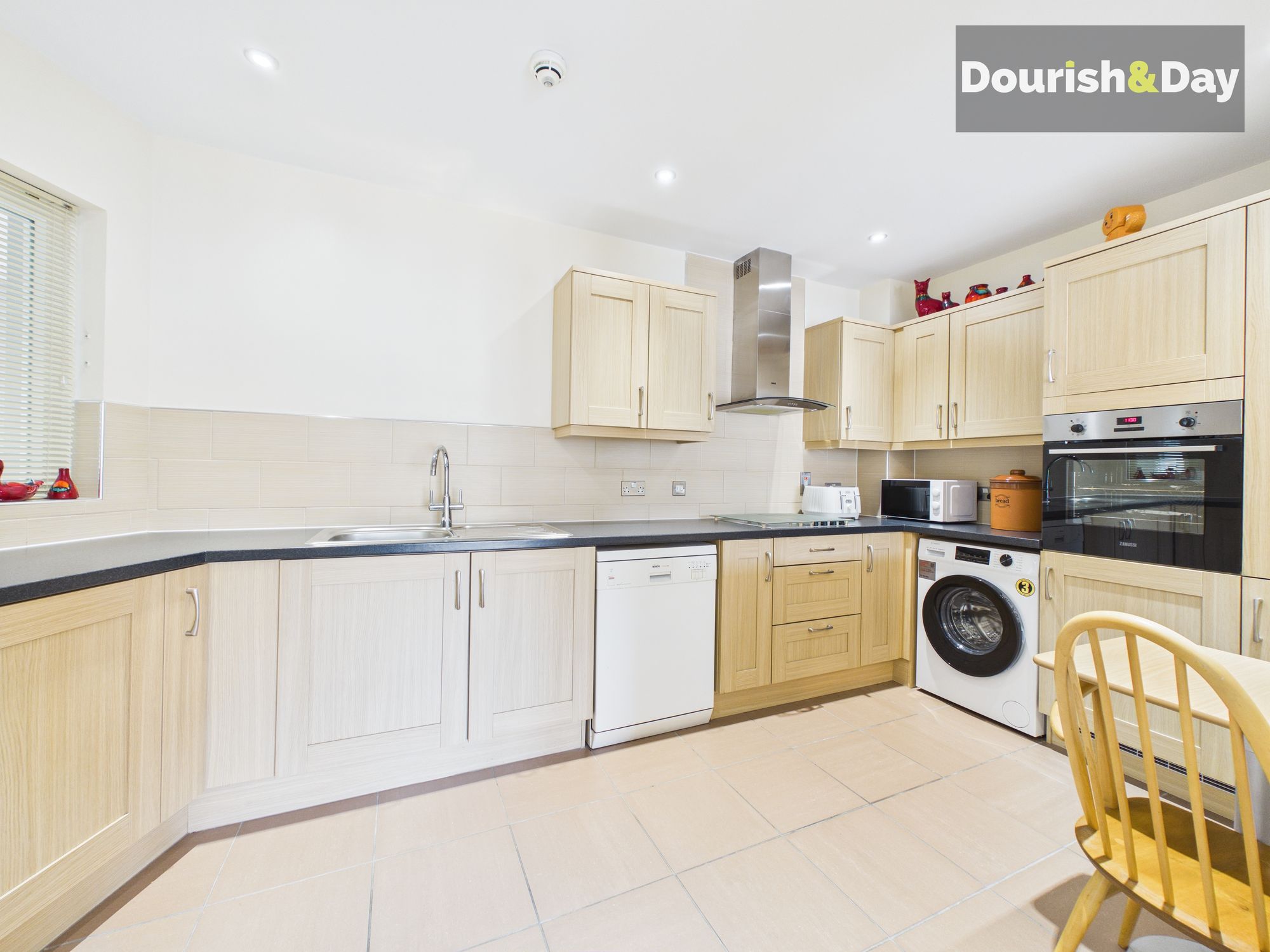 2 bed flat for sale in Tildesley Close, Penkridge, ST19 - Property Image 9