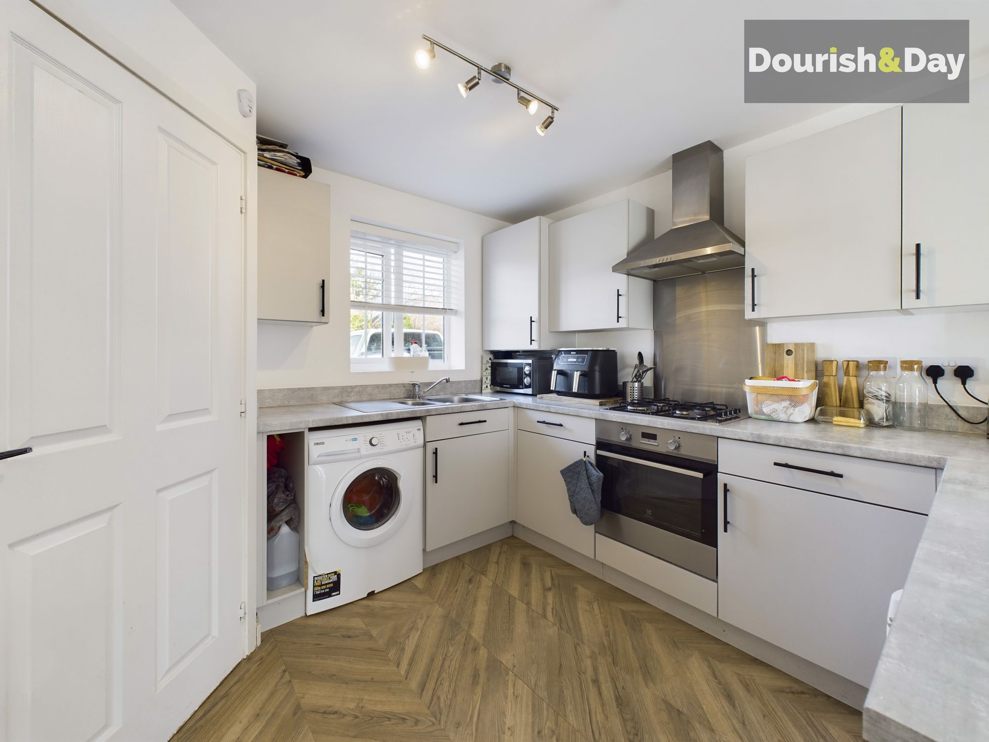 2 bed mid-terraced house for sale in Shakespeare Drive, Penkridge, ST19 - Property Image 3