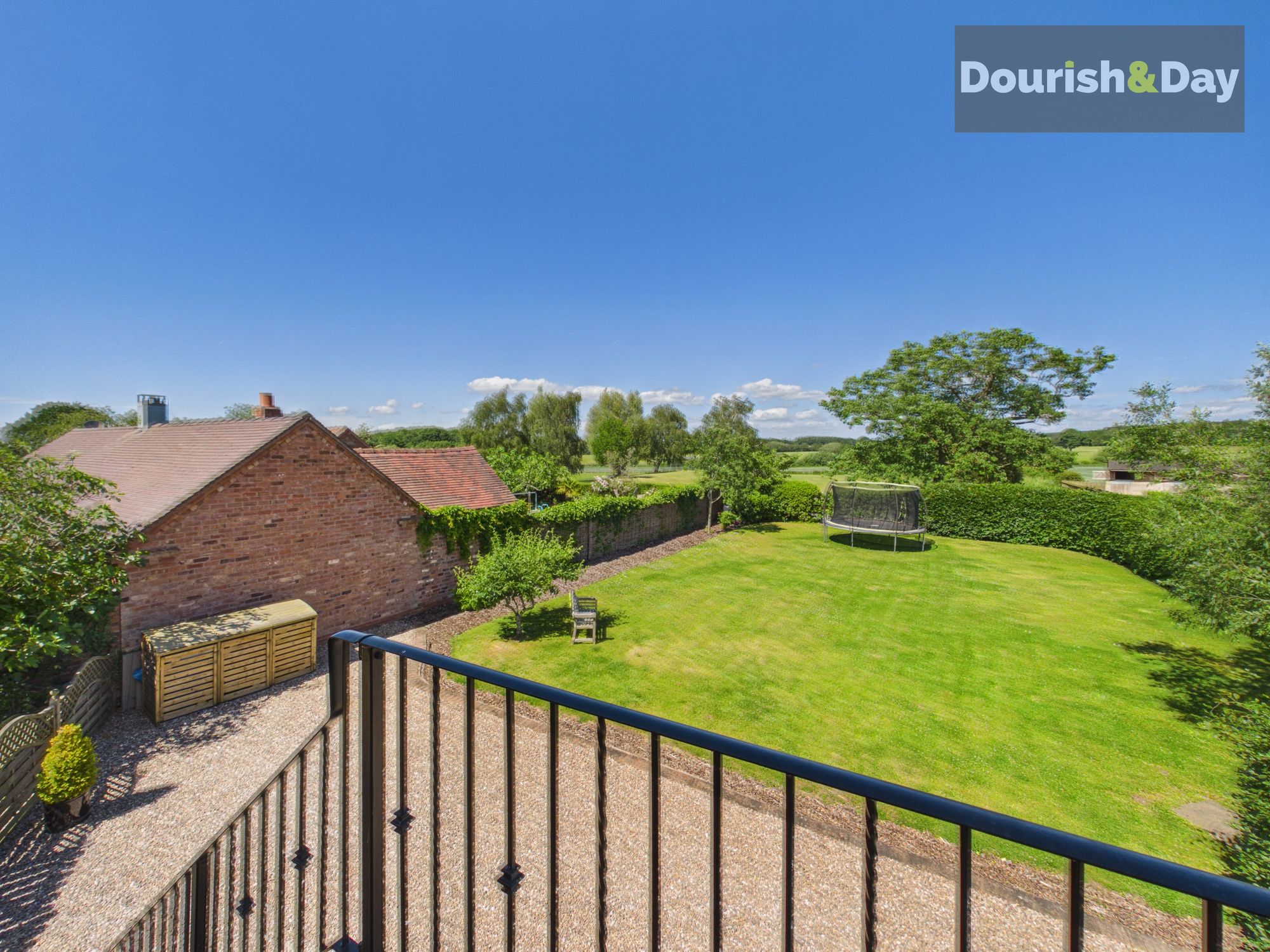 4 bed barn conversion for sale in Pillaton, Penkridge, ST19 - Property Image 4
