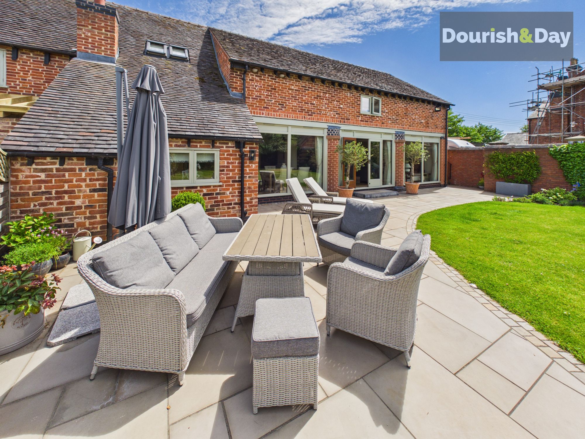 4 bed barn conversion for sale in Pillaton, Penkridge, ST19 - Property Image 2