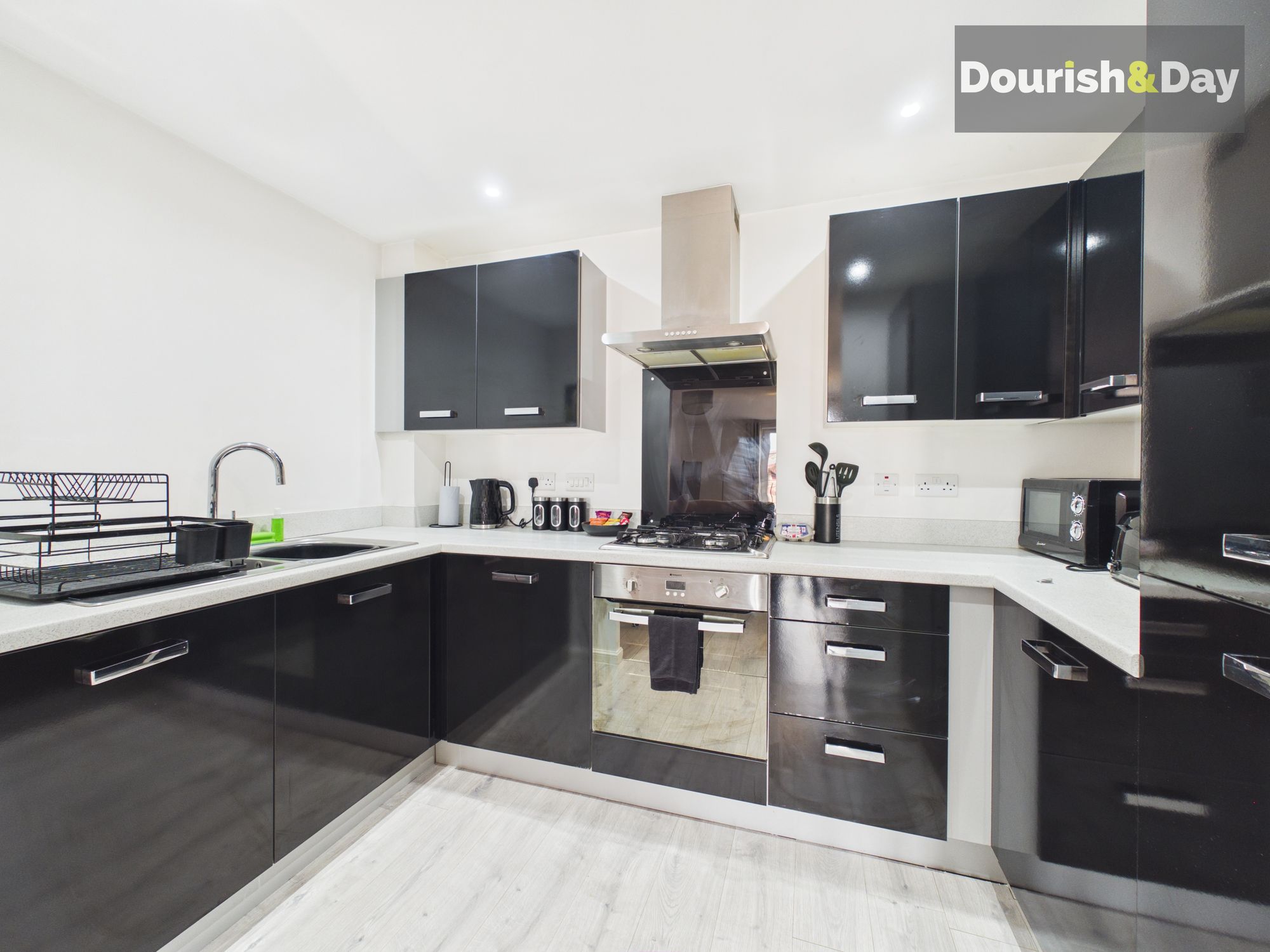 2 bed flat for sale in St. Georges Parkway, Stafford, ST16 - Property Image 3