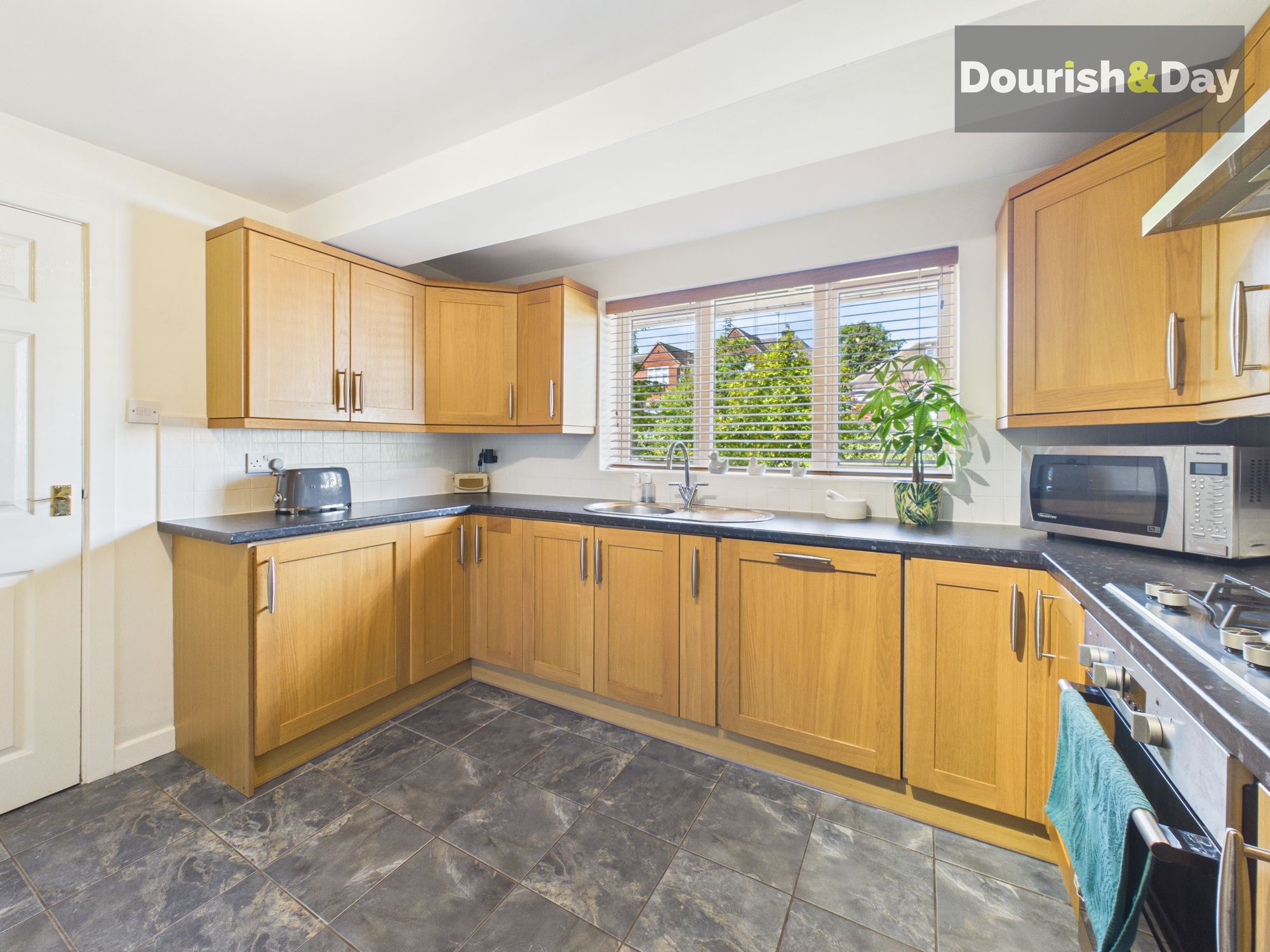 3 bed semi-detached house for sale in Baswich Crest, Stafford, ST17 - Property Image 6