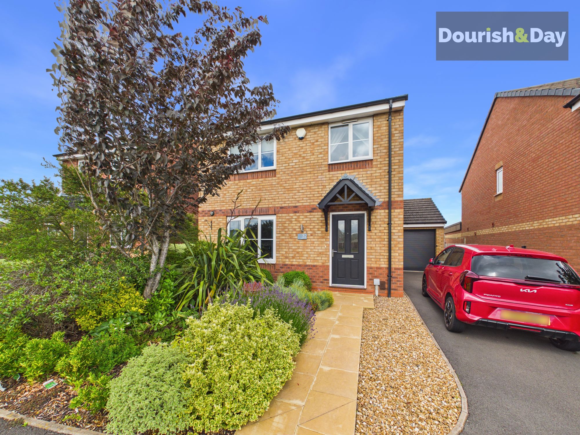 4 bed detached house for sale in Quincy Way, Marston Grange, Stafford, ST16 - Property Image 23