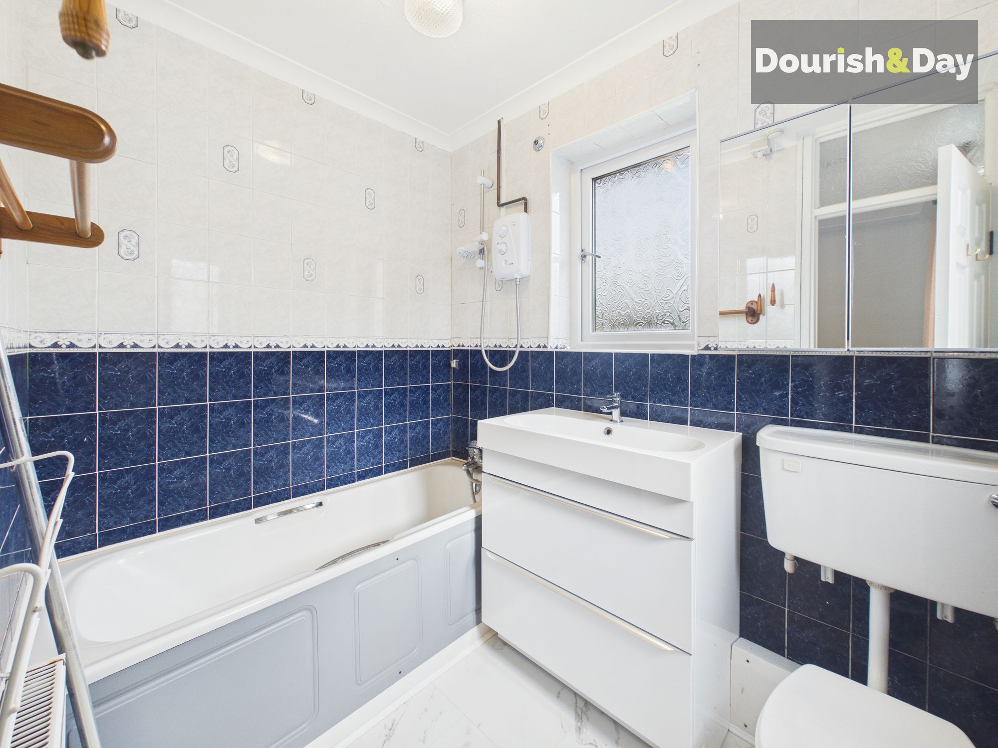 3 bed semi-detached house for sale in Swinburne Close, Stafford, ST17 - Property Image 9