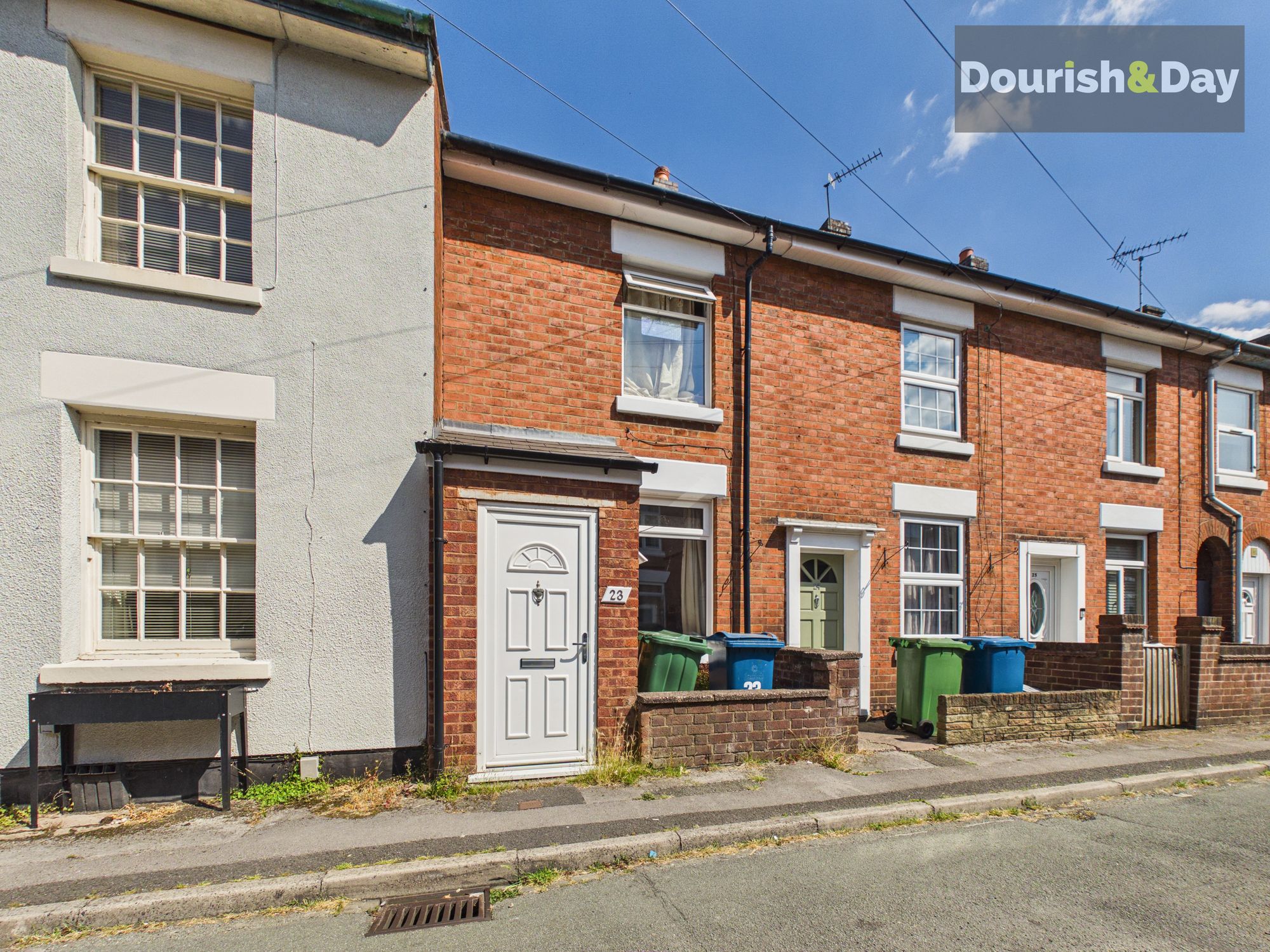 2 bed mid-terraced house to rent in Orchard Street, Stafford, ST17 - Property Image 1