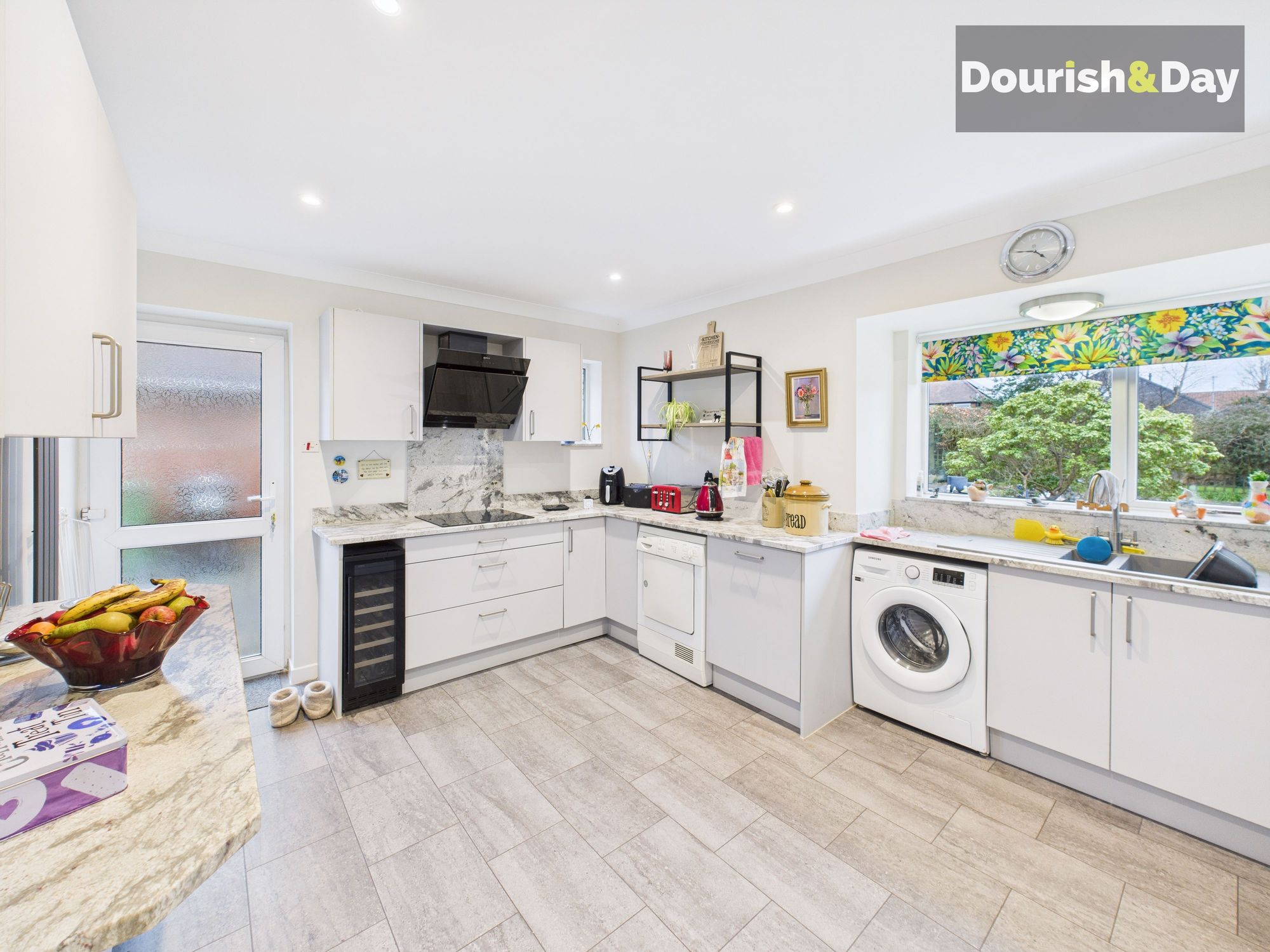 2 bed detached house for sale in Burton Manor Road, Stafford, ST17 - Property Image 6