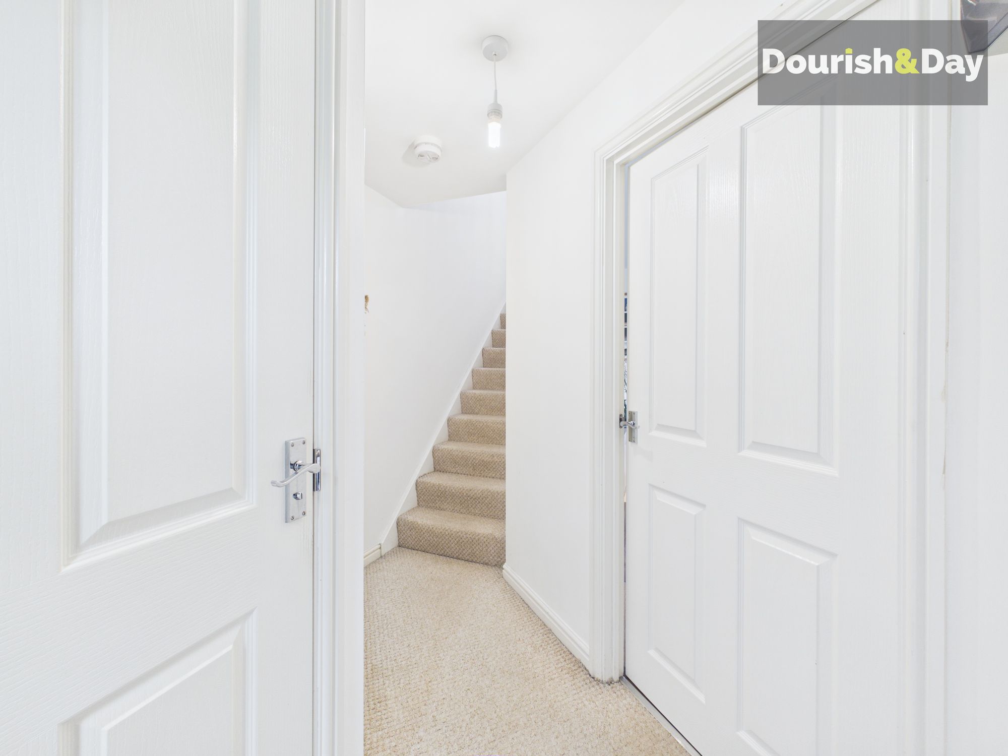 3 bed end of terrace house for sale in Fieldhouse Way, Stafford, ST17 - Property Image 5
