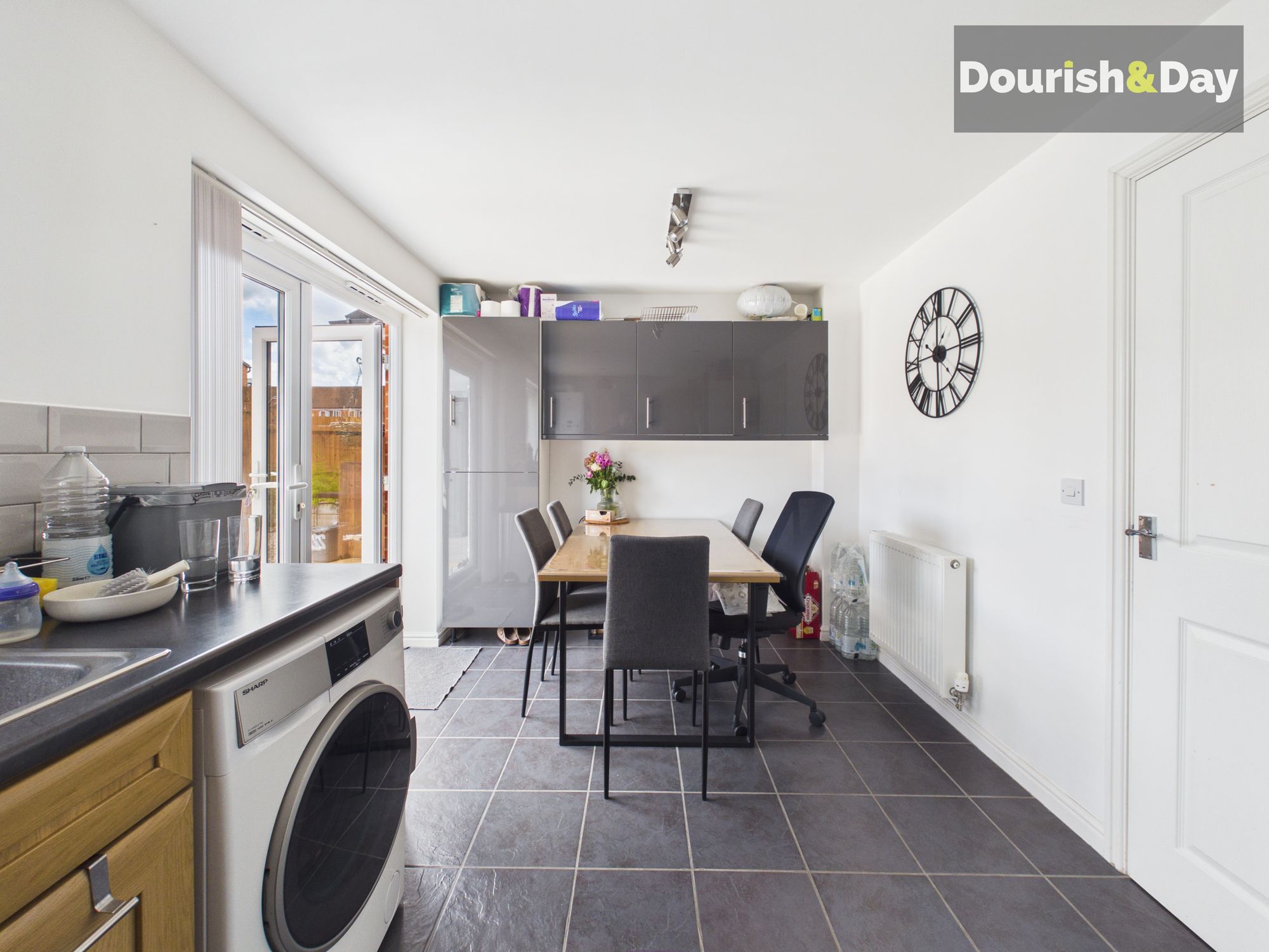 3 bed end of terrace house for sale in Fieldhouse Way, Stafford, ST17 - Property Image 9