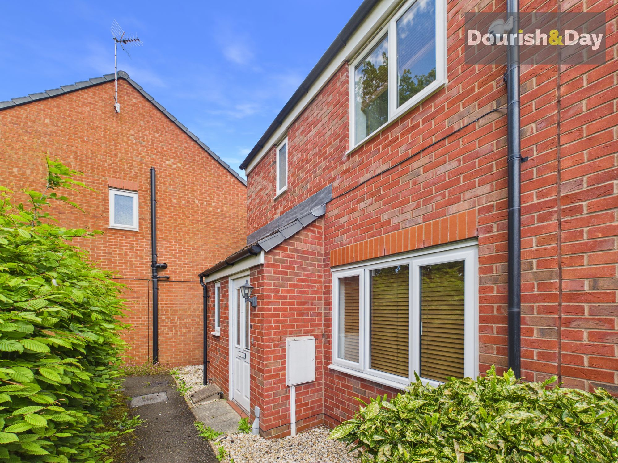 3 bed end of terrace house for sale in Fieldhouse Way, Stafford, ST17 - Property Image 17