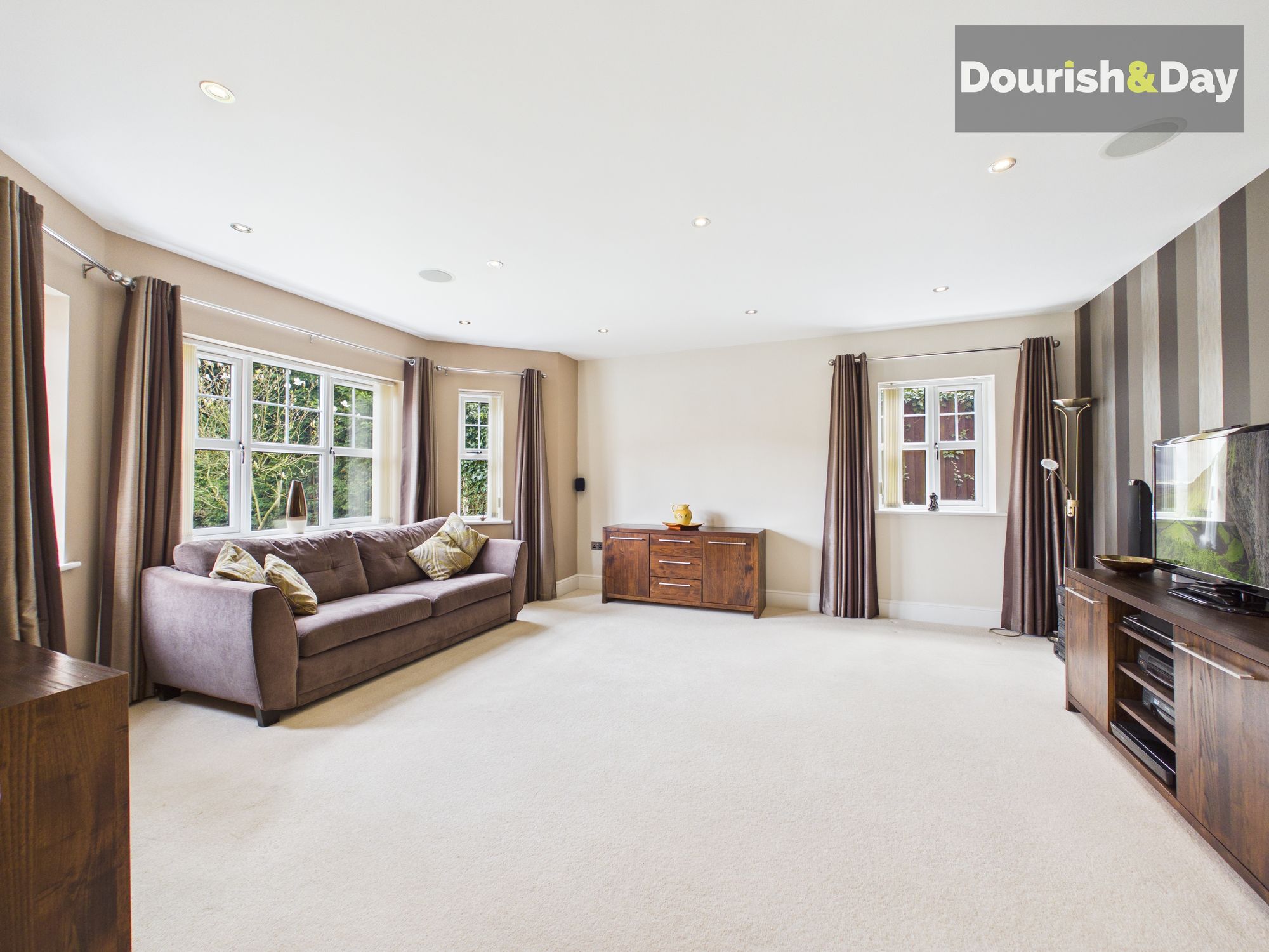 6 bed detached house for sale in The Green, Milford, ST17 - Property Image 13