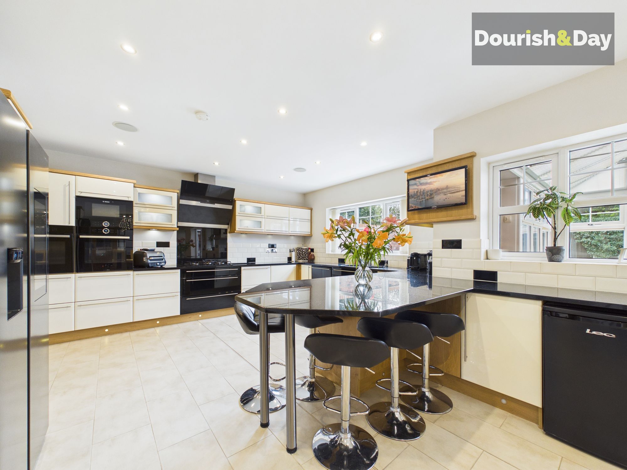 6 bed detached house for sale in The Green, Milford, ST17 - Property Image 17