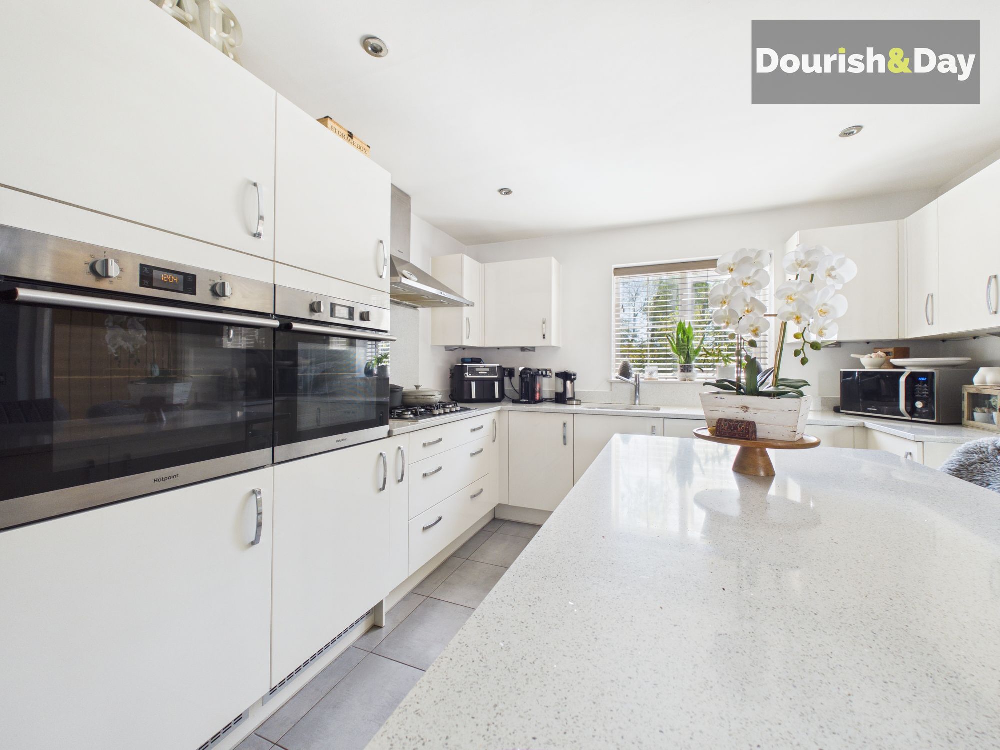 5 bed detached house for sale in Manor Grove, Stafford, ST16 - Property Image 9