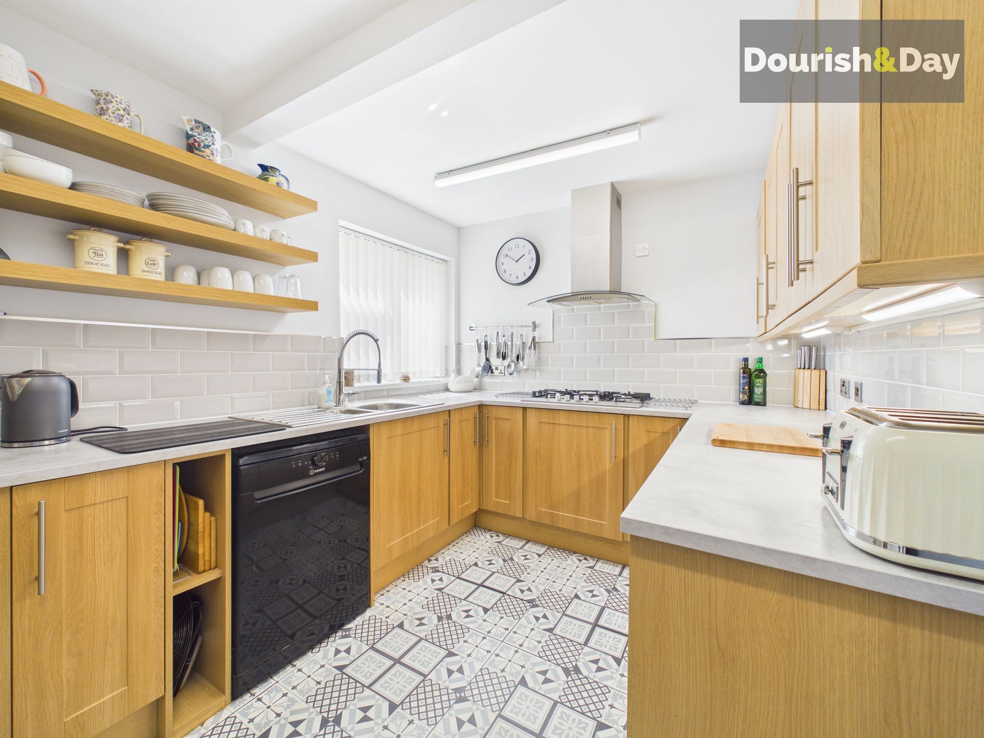 3 bed bungalow for sale in Salisbury Road, Stafford, ST16 - Property Image 2