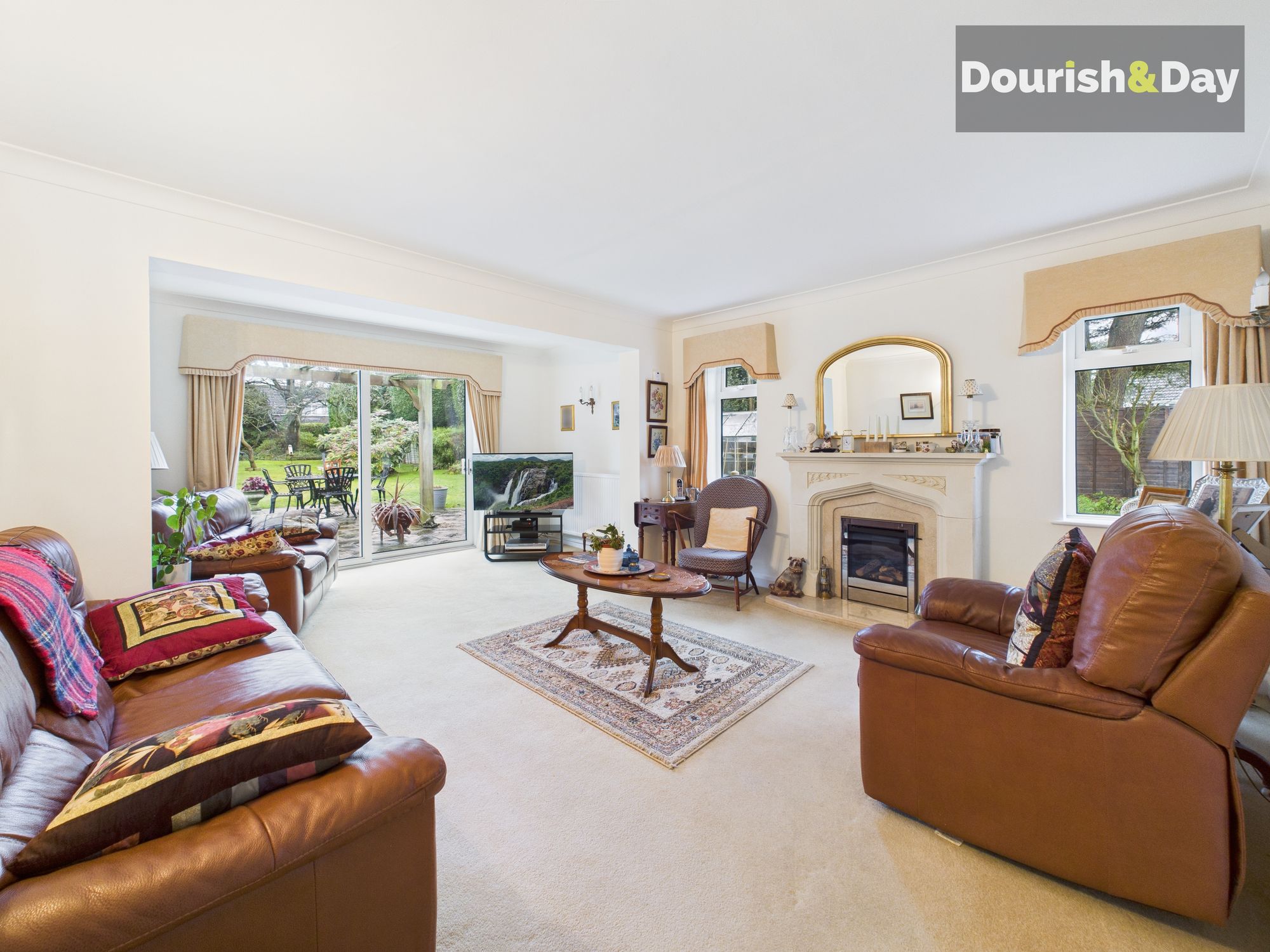 4 bed detached house for sale in The Crescent, Walton, ST17  - Property Image 2