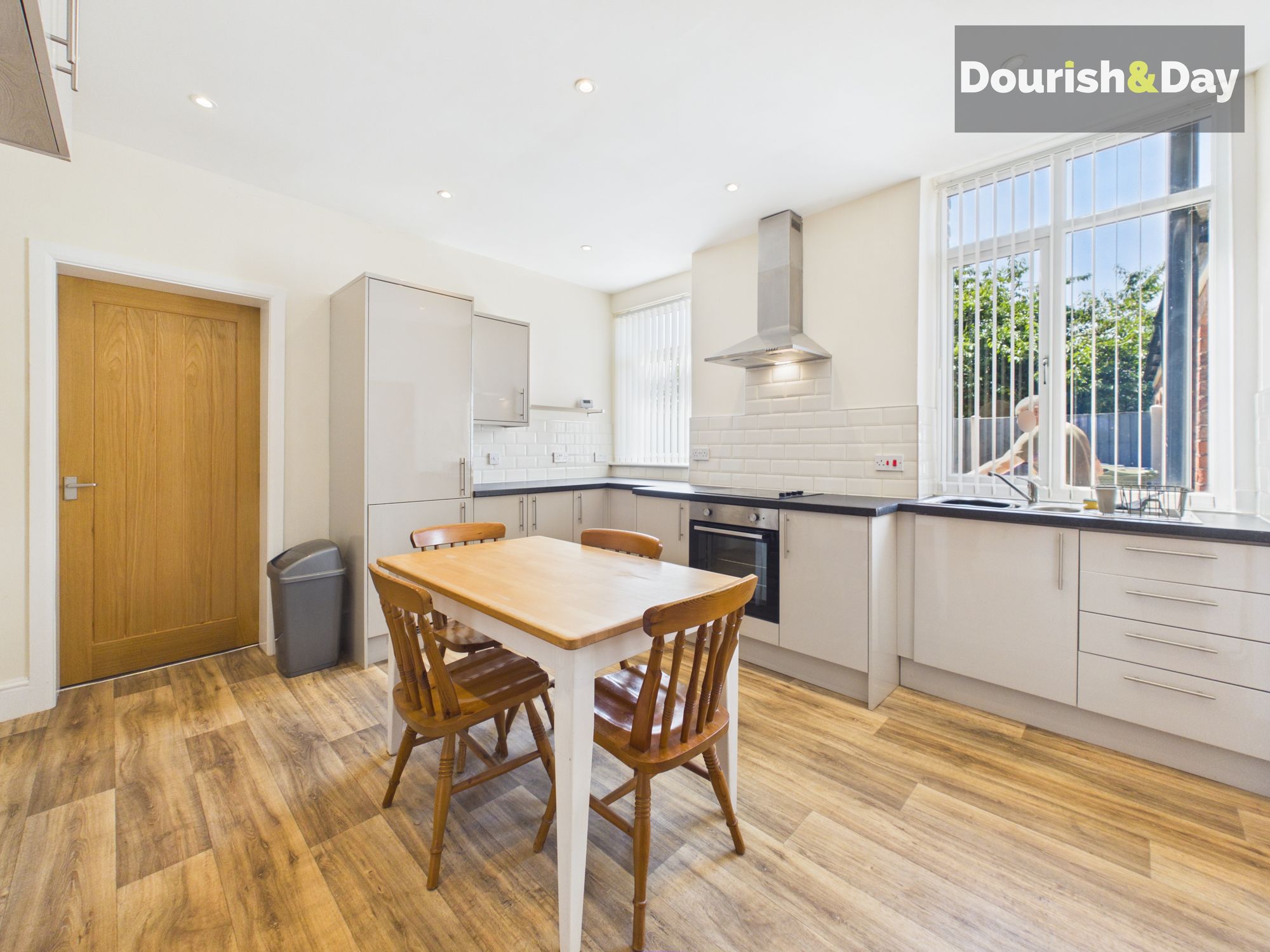 2 bed flat for sale in Talbot Road, Stafford, ST17 - Property Image 3