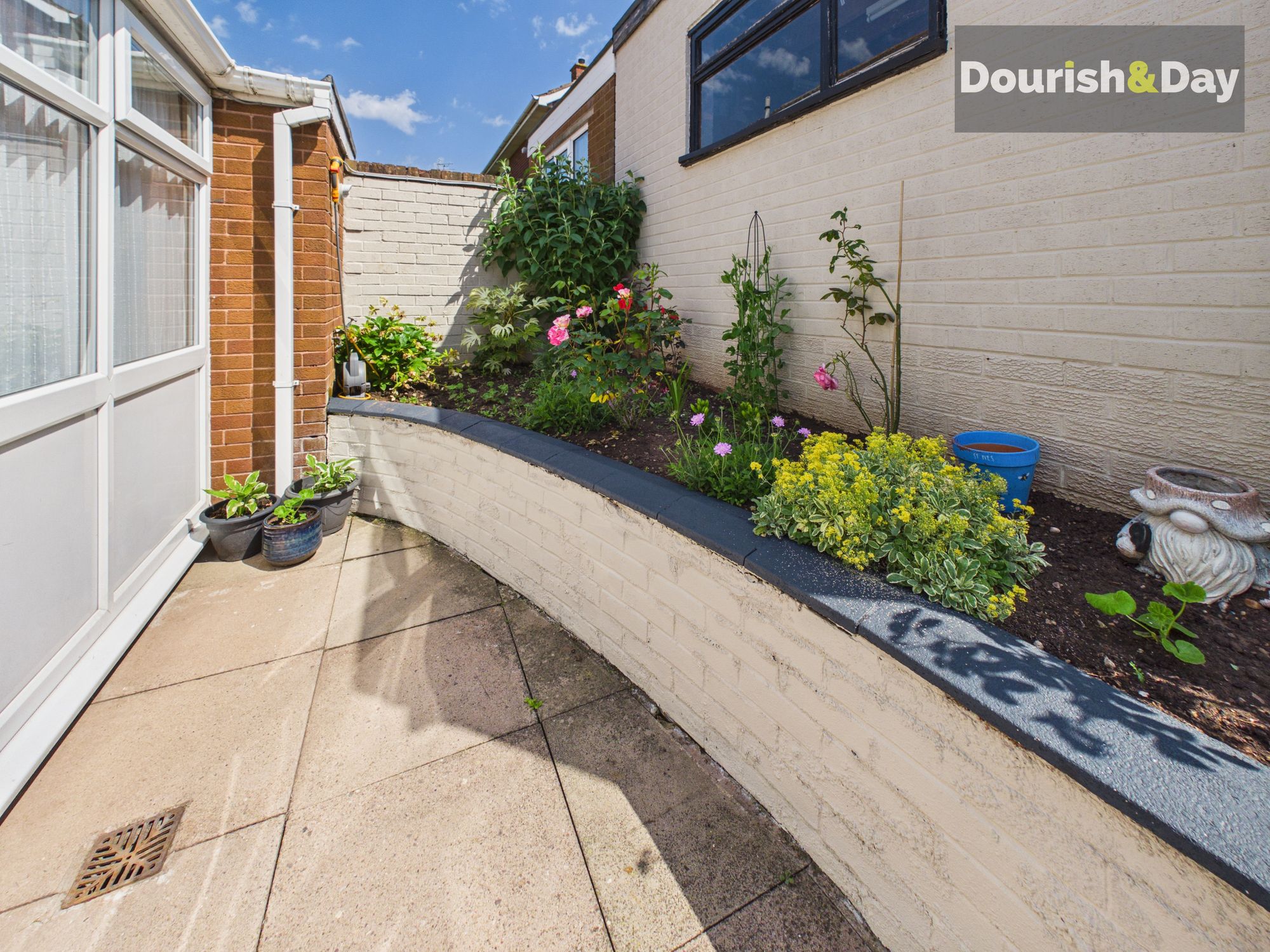 3 bed terraced house for sale in Fallowfield Close, Penkridge, ST19 - Property Image 5