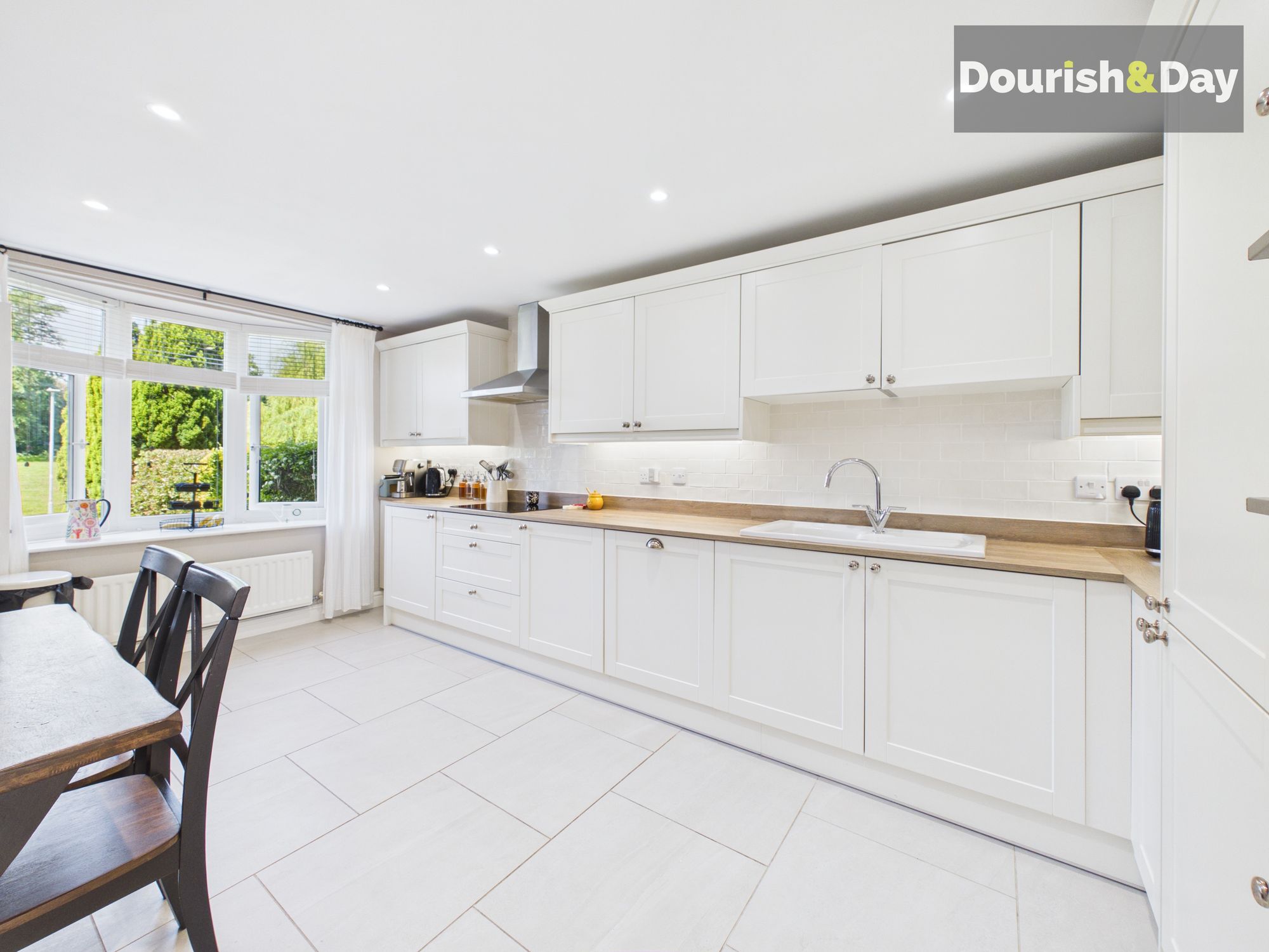 3 bed terraced house for sale in Fallowfield Close, Penkridge, ST19 - Property Image 2