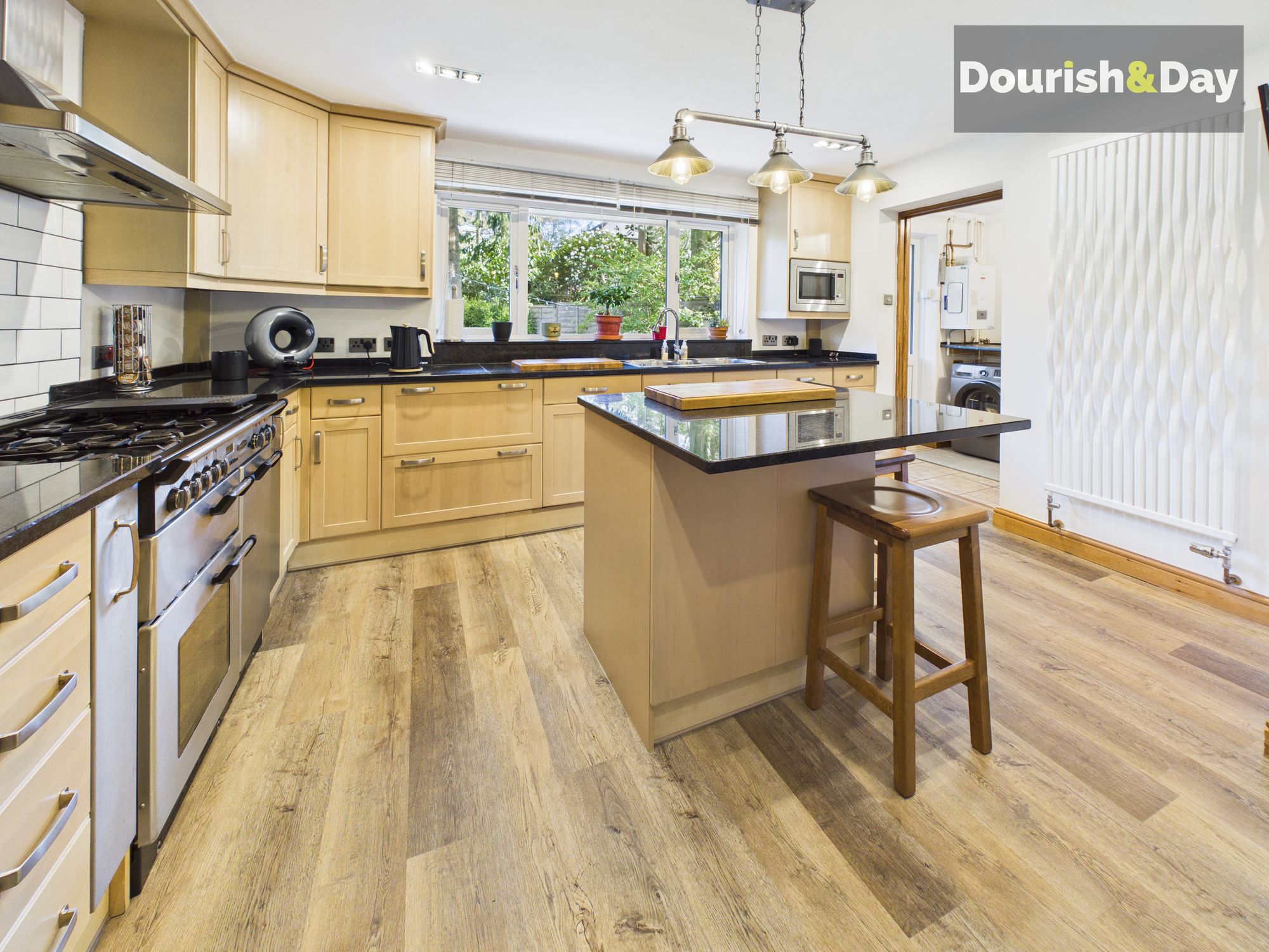 5 bed detached house for sale in Honeybee Cottage - Property Image 3