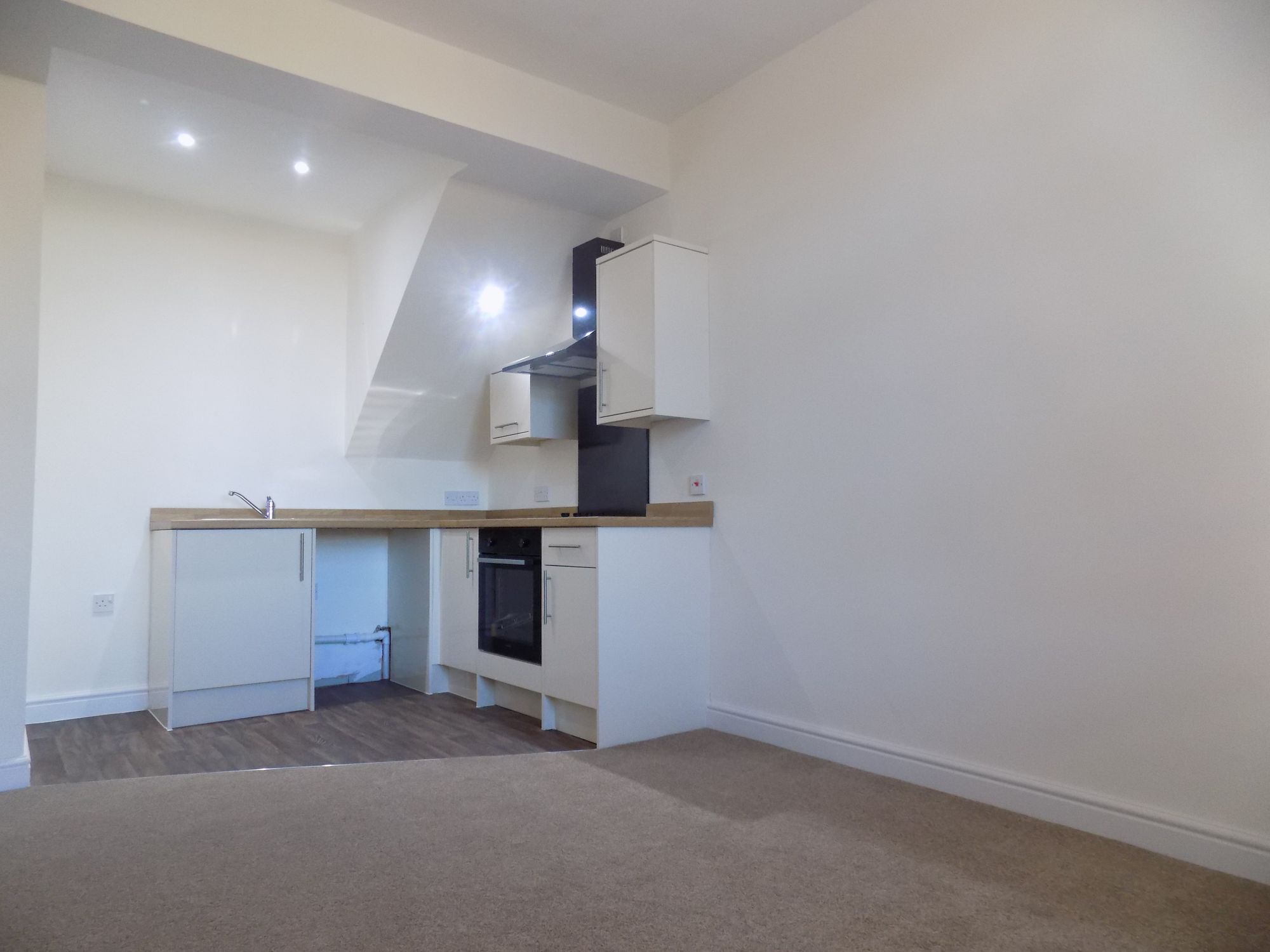 2 bed to rent in Wolverhampton Road, Stafford, ST17 - Property Image 5