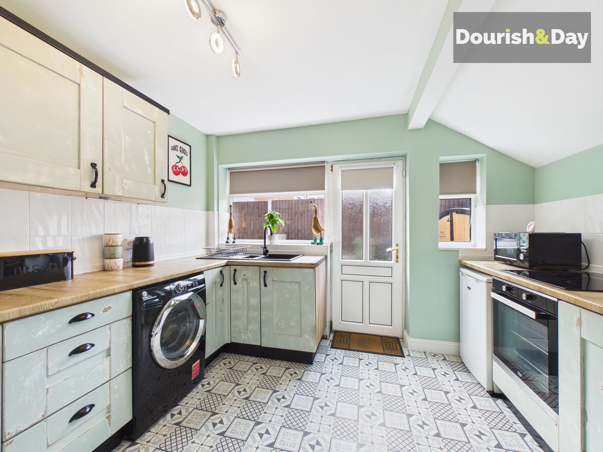 3 bed for sale in Summerhill Gardens, Market Drayton, TF9 - Property Image 2
