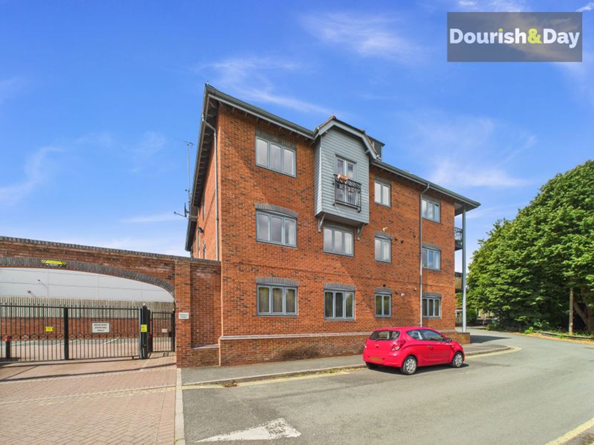 2 bed apartment to rent in South Street, Stafford, ST16  - Property Image 1