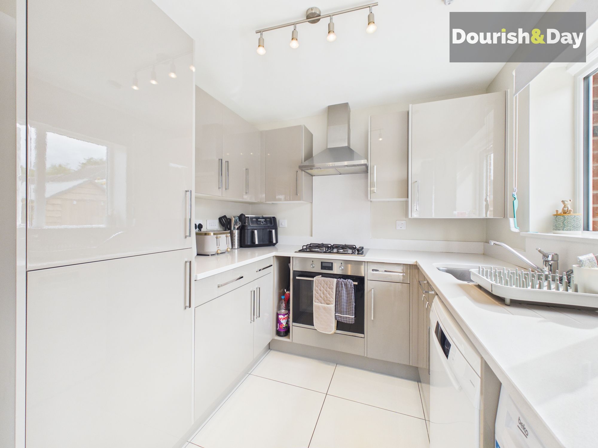 3 bed detached house for sale in Macbeth Close, Penkridge, ST19 - Property Image 2