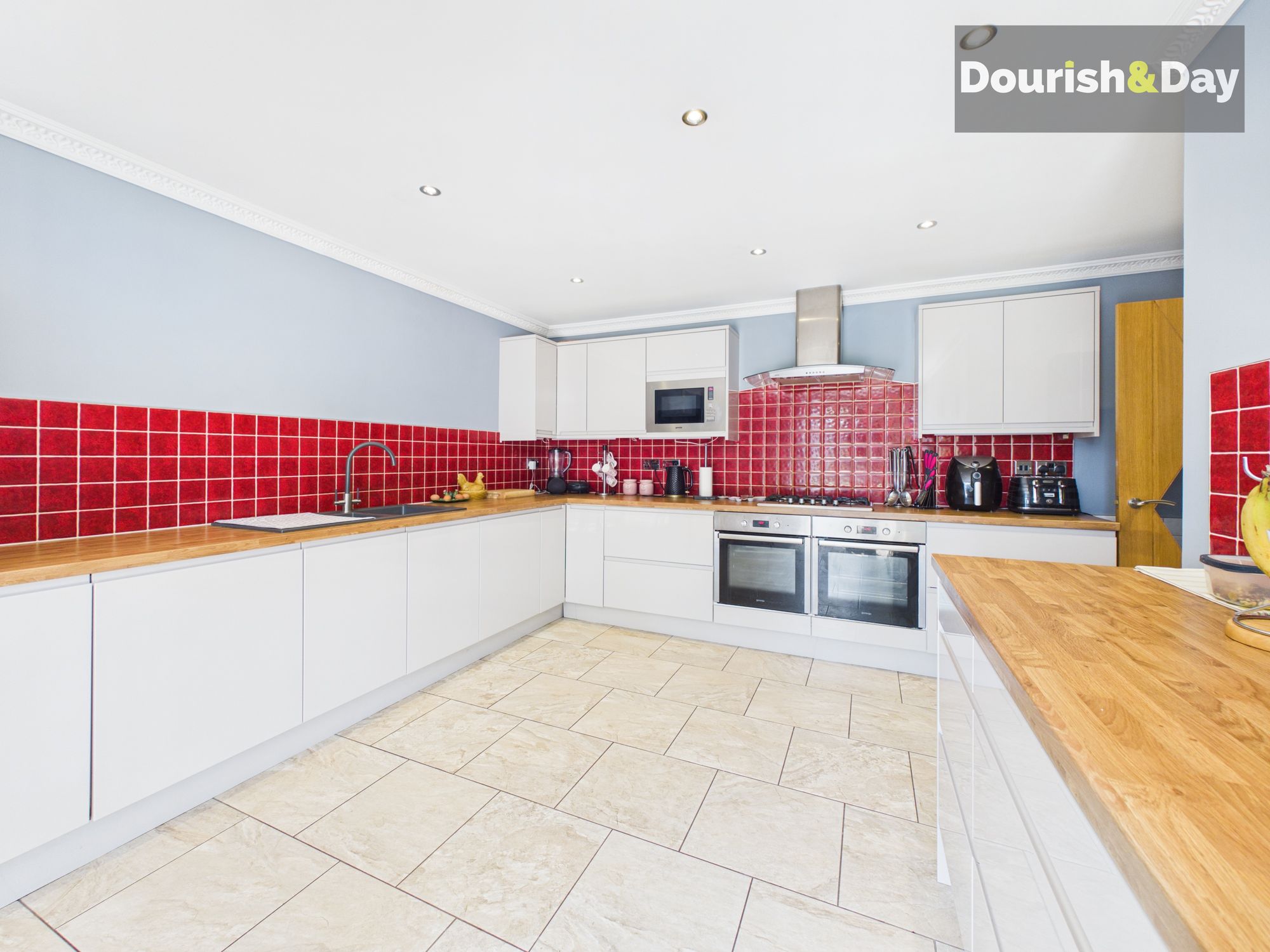 4 bed detached house for sale in Long Lane, Essington, WV11 - Property Image 16