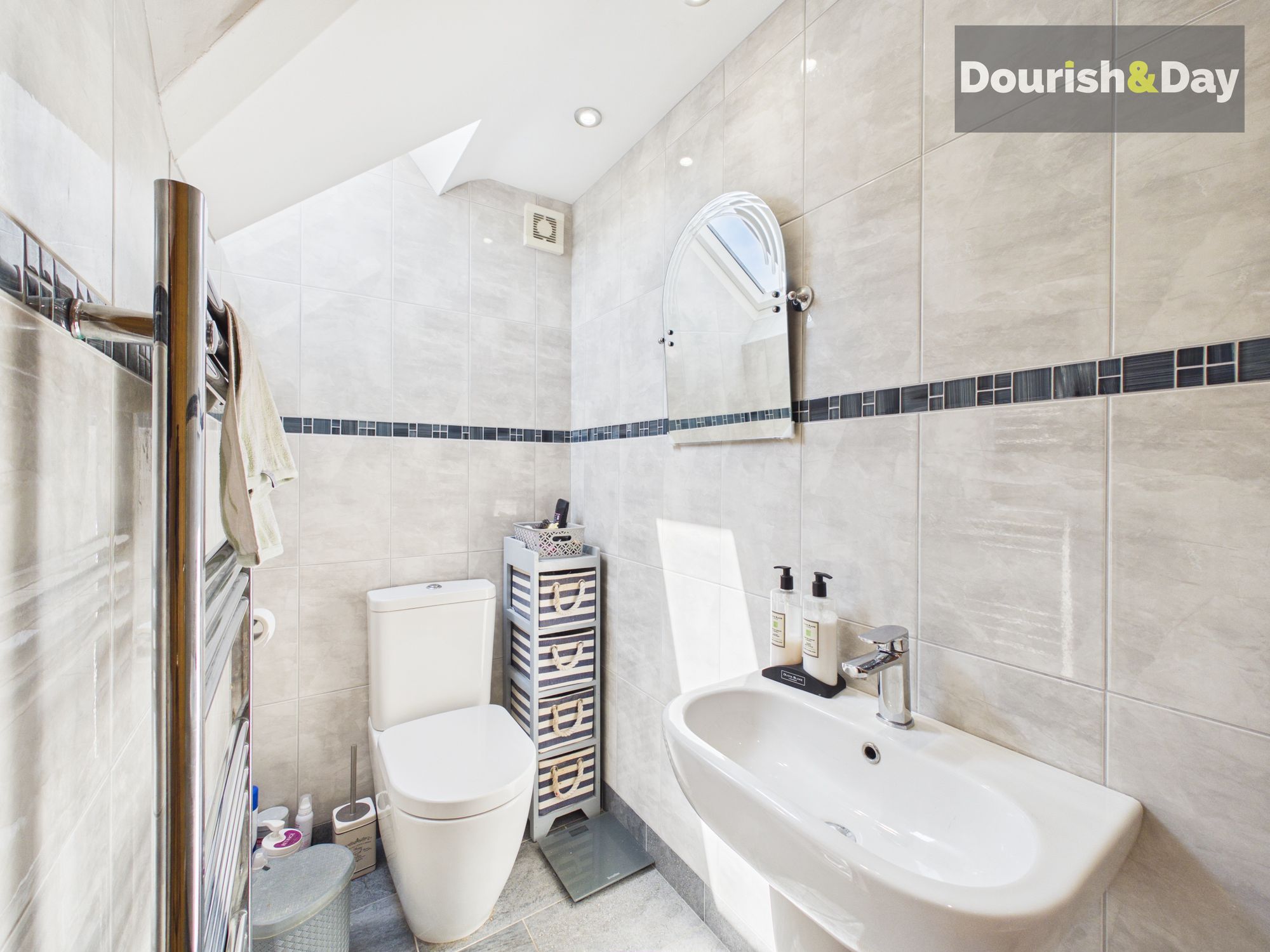 4 bed detached house for sale in Long Lane, Essington, WV11 - Property Image 21