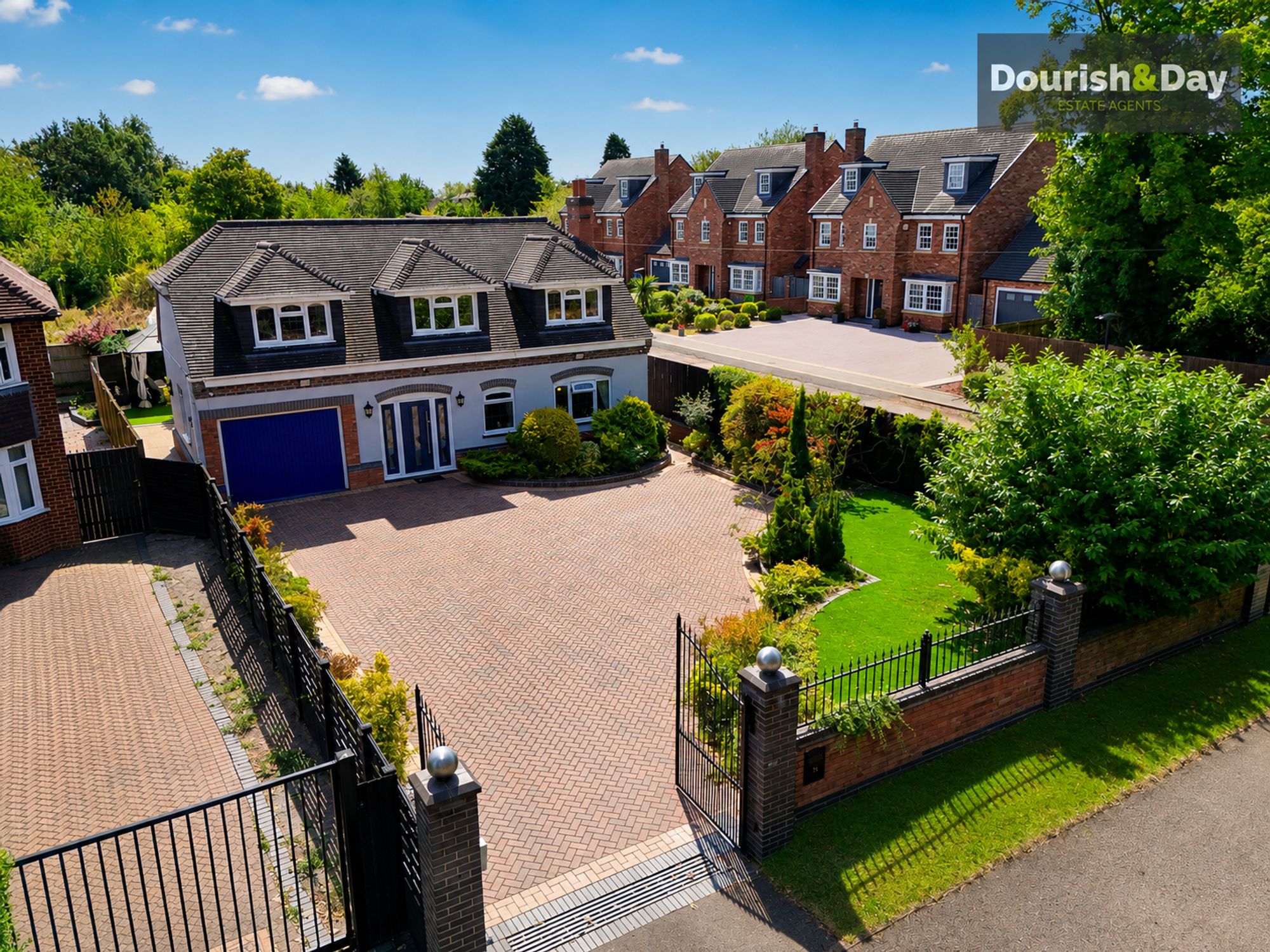 4 bed detached house for sale in Long Lane, Essington, WV11 - Property Image 1