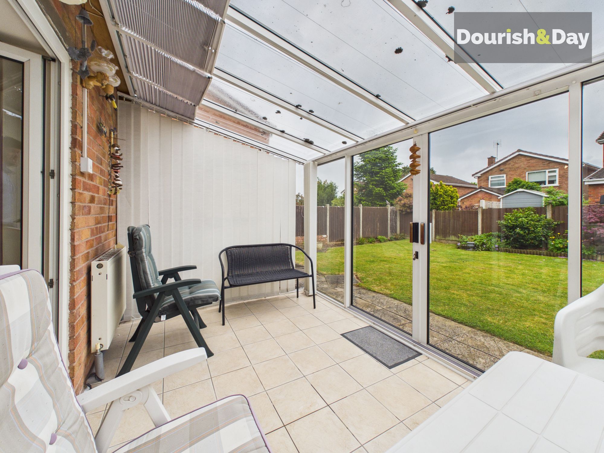 4 bed detached house for sale in Aldbury Close, Stafford, ST16 - Property Image 3