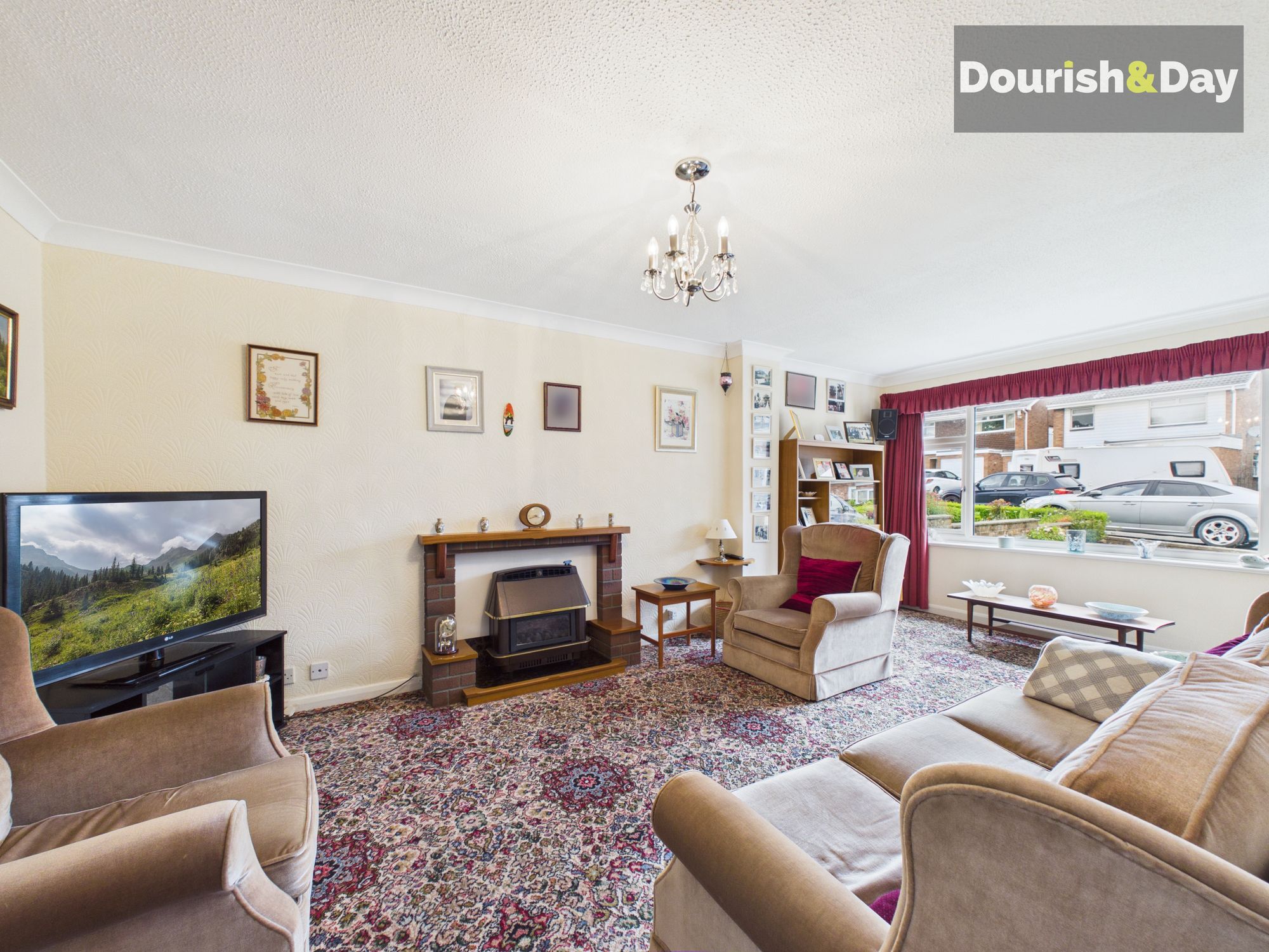4 bed detached house for sale in Aldbury Close, Stafford, ST16 - Property Image 2
