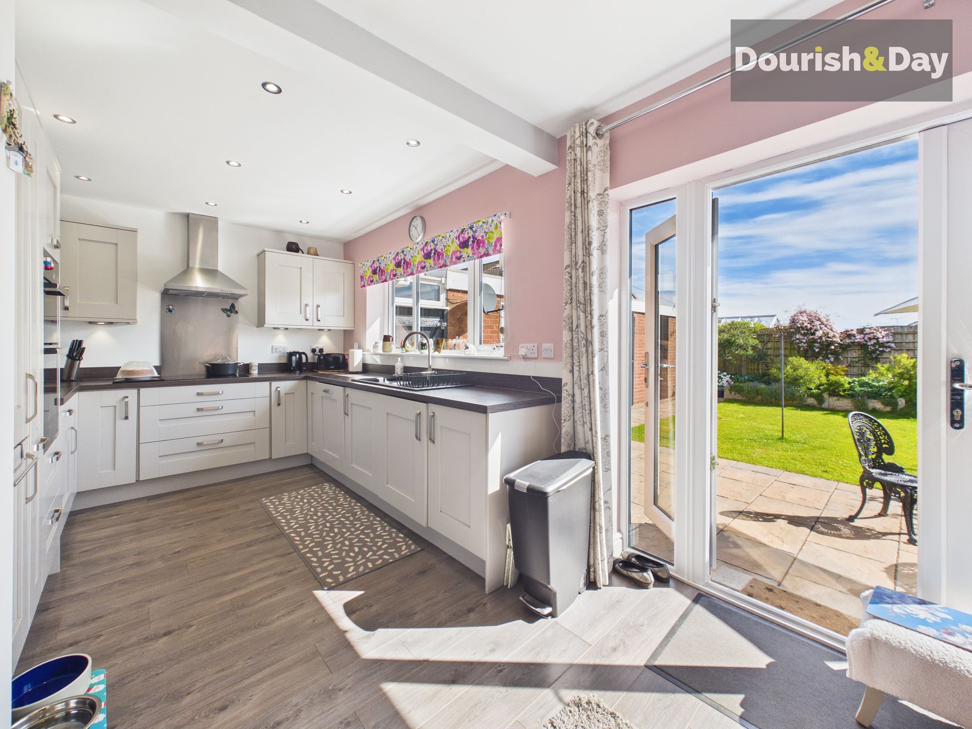 3 bed semi-detached bungalow for sale in Colwich Crescent, Stafford, ST16 - Property Image 4