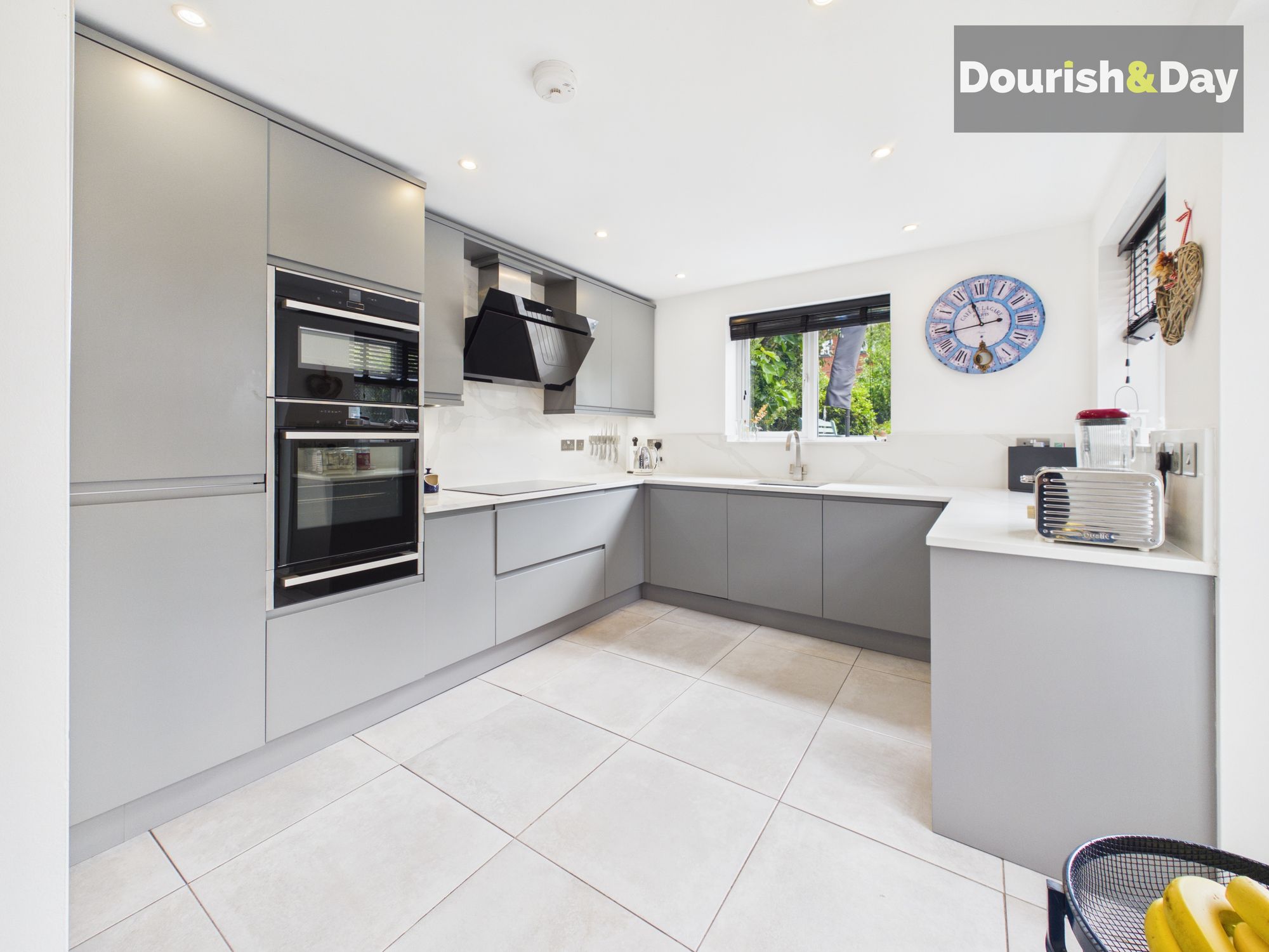 4 bed detached house for sale in Oak Tree Gardens, Coppenhall, ST18 - Property Image 2